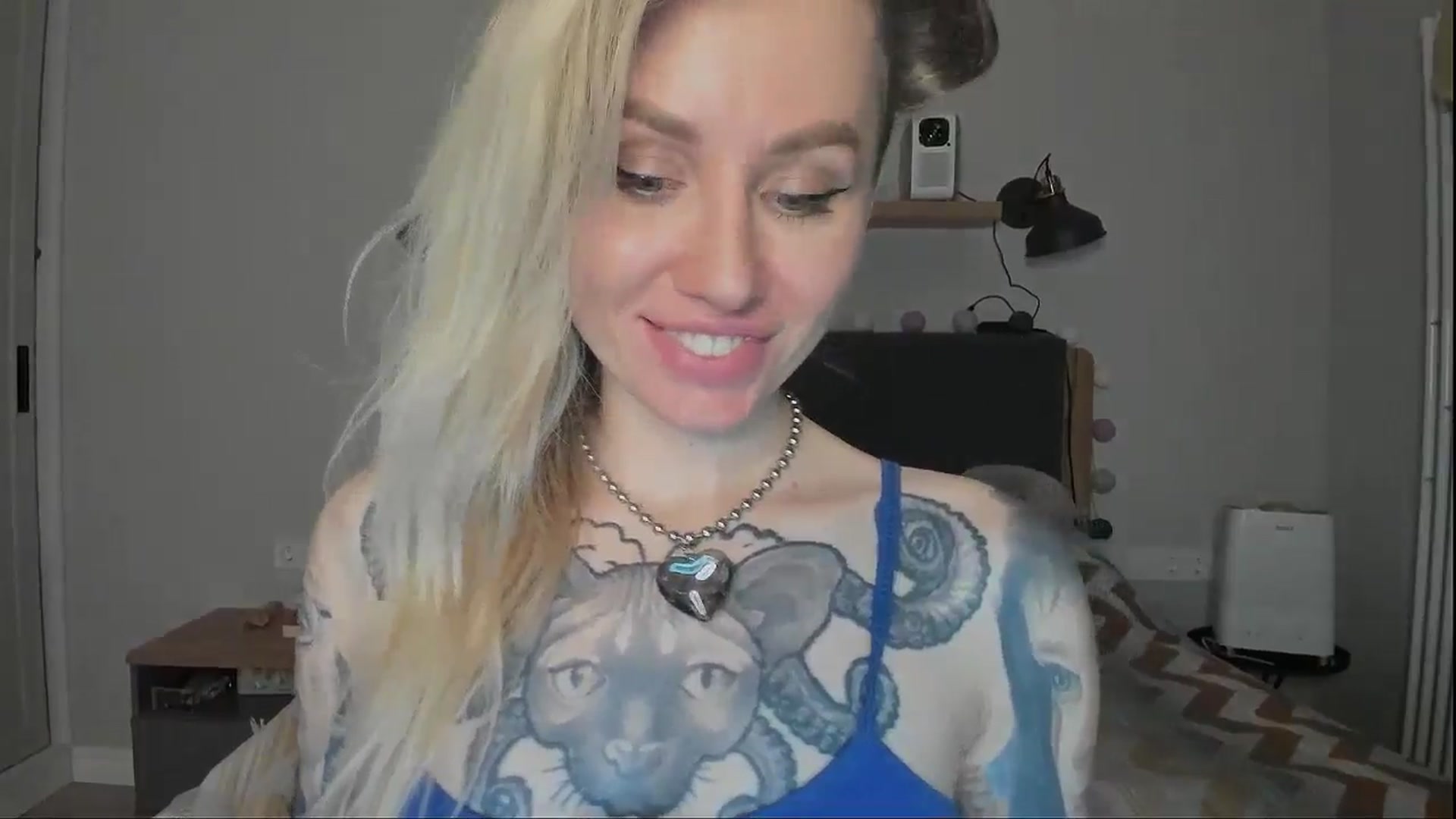 Gallery image thumbnail from Alexa_Smithhh's myfreecams stream on, 10/13/2024, 21:01 image 10 of 20