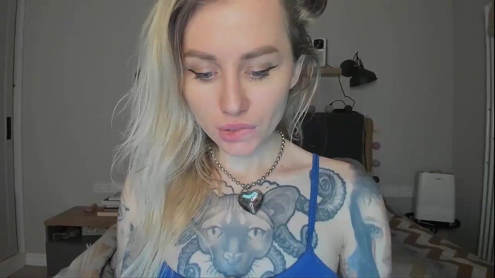 Gallery image thumbnail from Alexa_Smithhh's myfreecams stream on, 10/13/2024, 21:01 image 8 of 20
