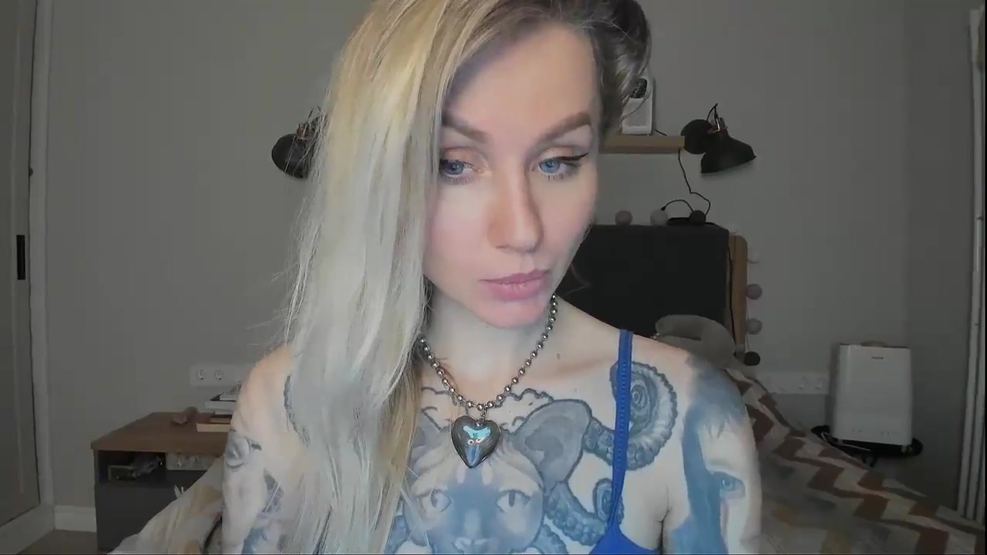 Gallery image thumbnail from Alexa_Smithhh's myfreecams stream on, 10/13/2024, 21:01 image 17 of 20