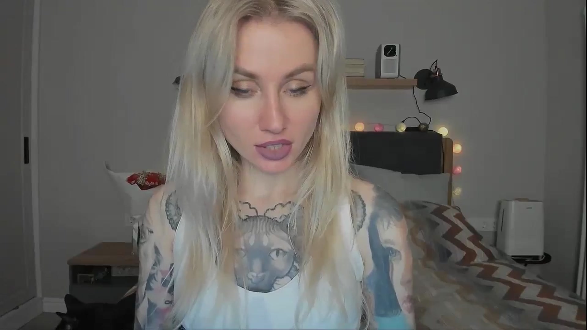 Gallery image thumbnail from Alexa_Smithhh's myfreecams stream on, 10/17/2024, 19:22 image 6 of 20
