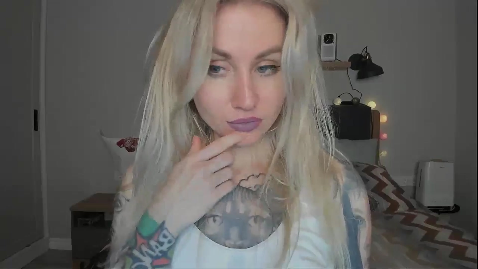 Gallery image thumbnail from Alexa_Smithhh's myfreecams stream on, 10/17/2024, 19:22 image 17 of 20