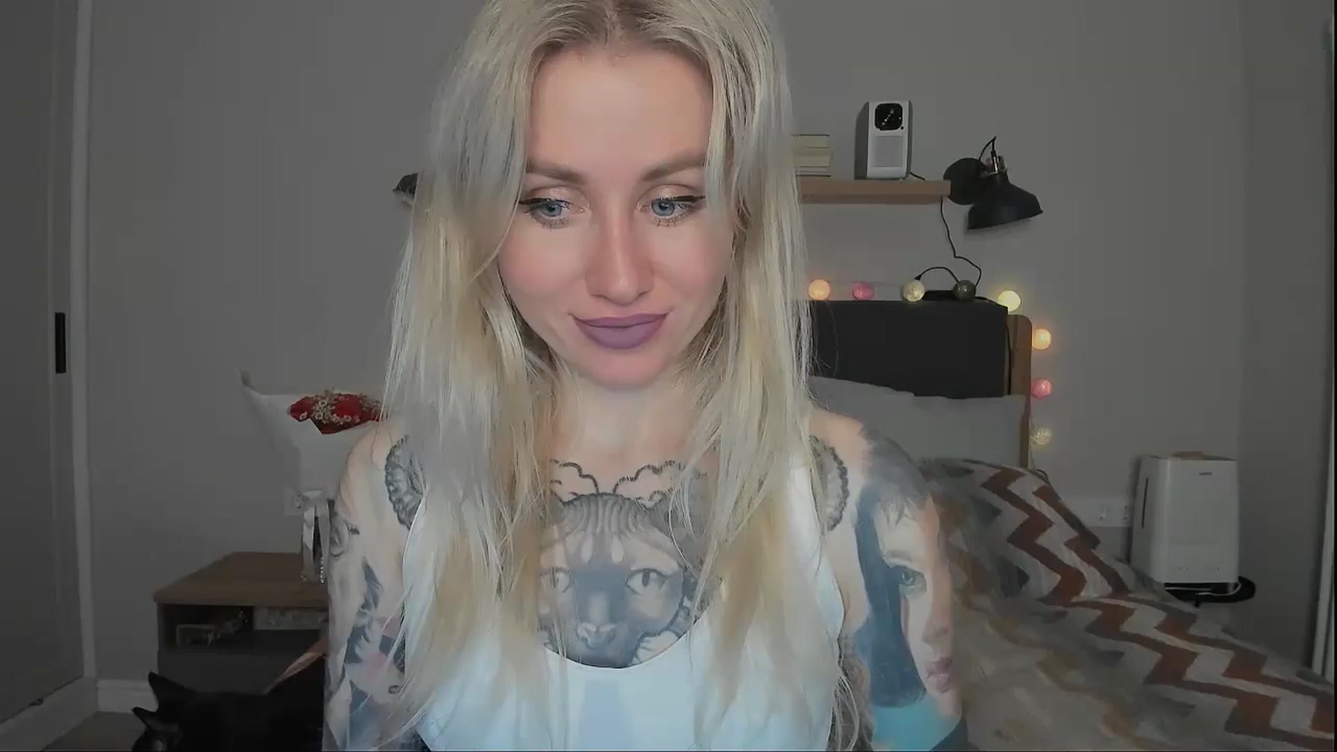 Gallery image thumbnail from Alexa_Smithhh's myfreecams stream on, 10/17/2024, 19:22 image 5 of 20
