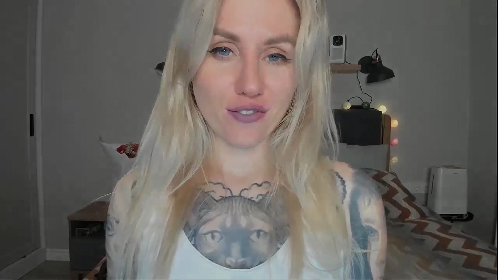 Gallery image thumbnail from Alexa_Smithhh's myfreecams stream on, 10/17/2024, 19:22 image 19 of 20