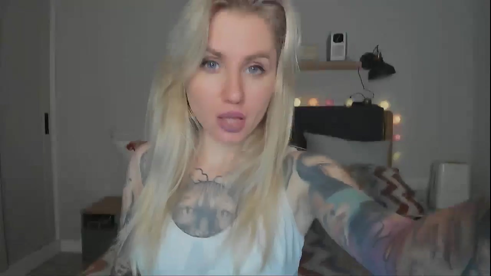 Gallery image thumbnail from Alexa_Smithhh's myfreecams stream on, 10/17/2024, 21:50 image 19 of 20