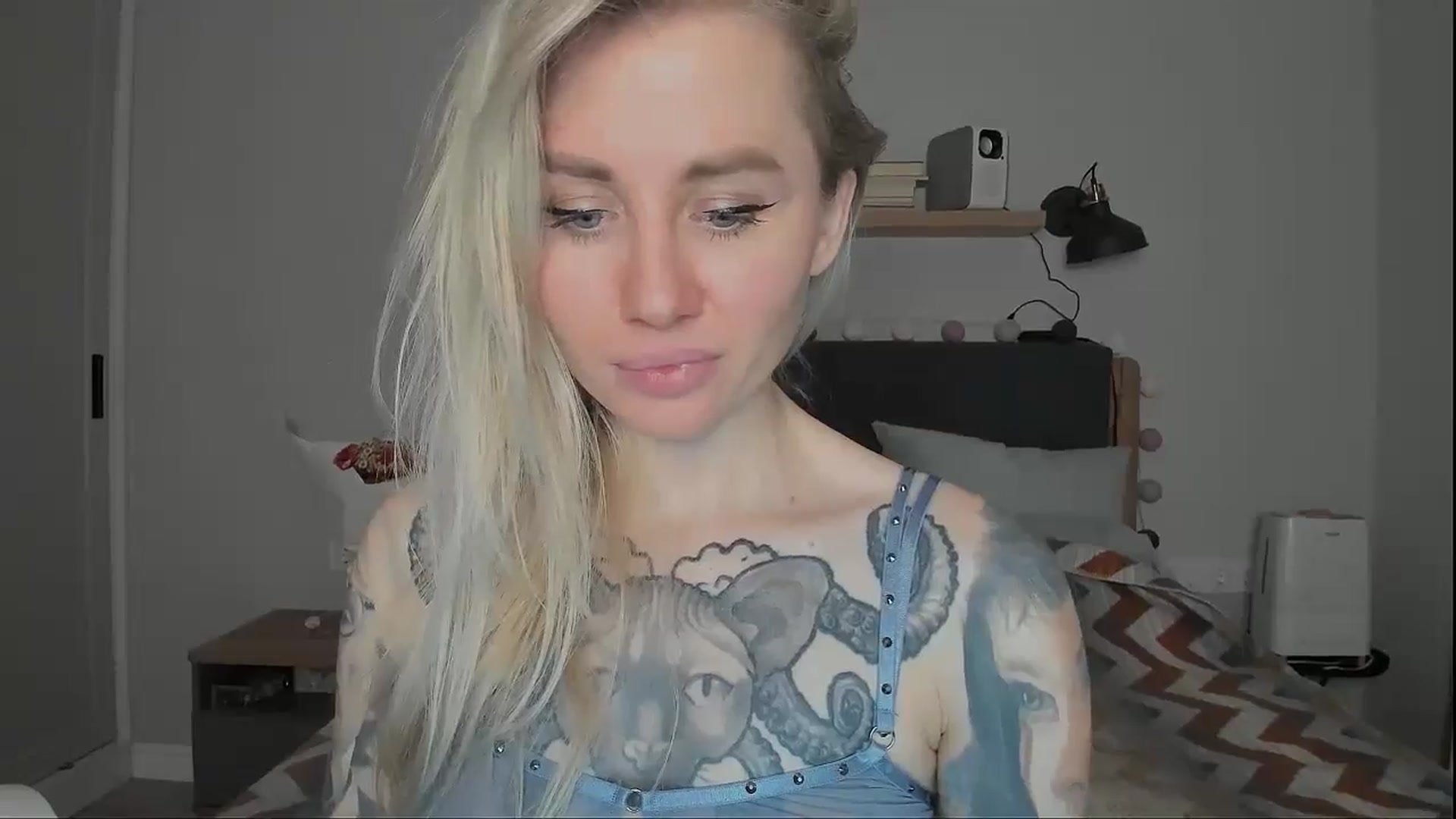 Gallery image thumbnail from Alexa_Smithhh's myfreecams stream on, 10/18/2024, 20:33 image 14 of 20