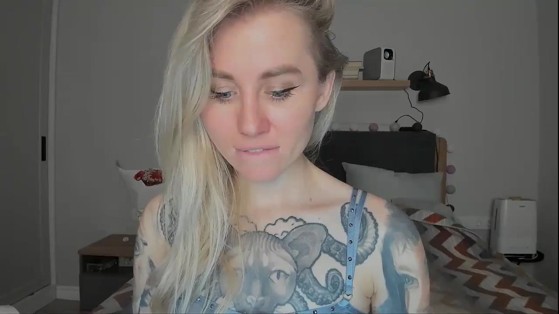 Gallery image thumbnail from Alexa_Smithhh's myfreecams stream on, 10/18/2024, 20:33 image 20 of 20