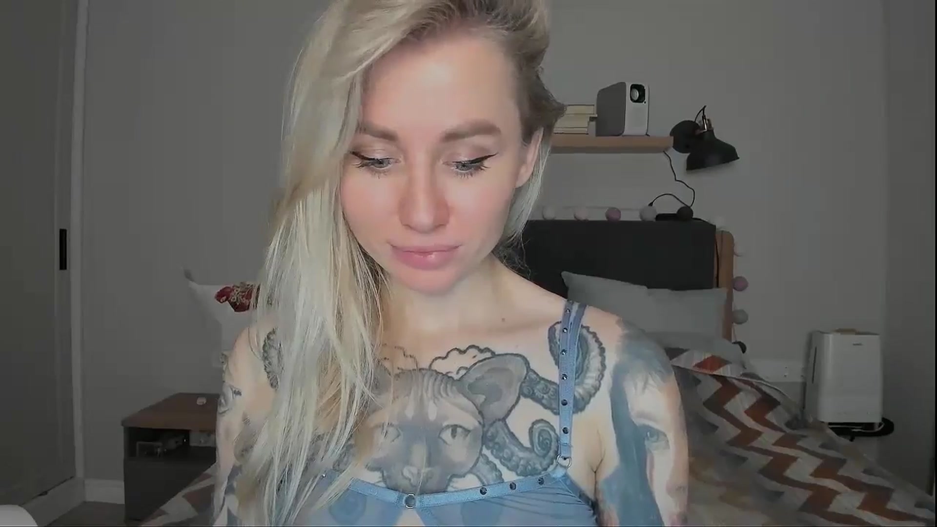 Gallery image thumbnail from Alexa_Smithhh's myfreecams stream on, 10/18/2024, 20:33 image 16 of 20