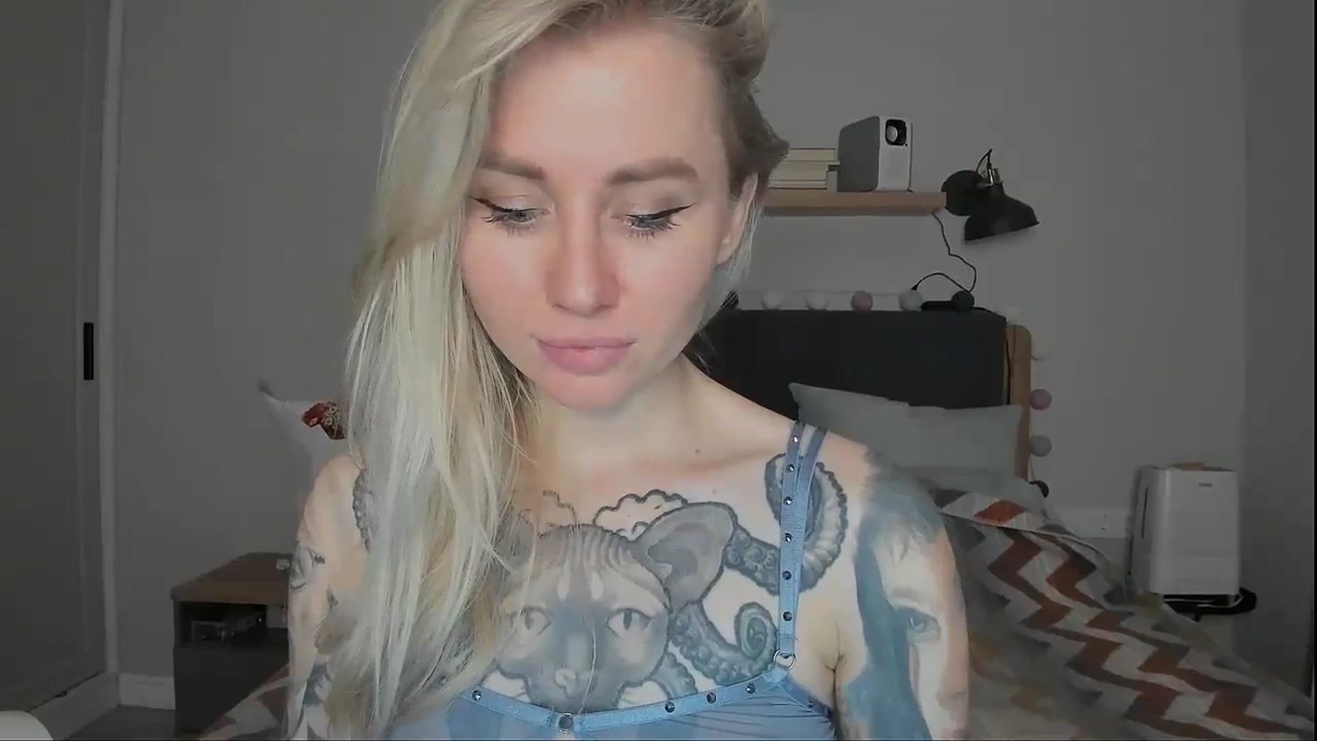 Gallery image thumbnail from Alexa_Smithhh's myfreecams stream on, 10/18/2024, 20:33 image 15 of 20