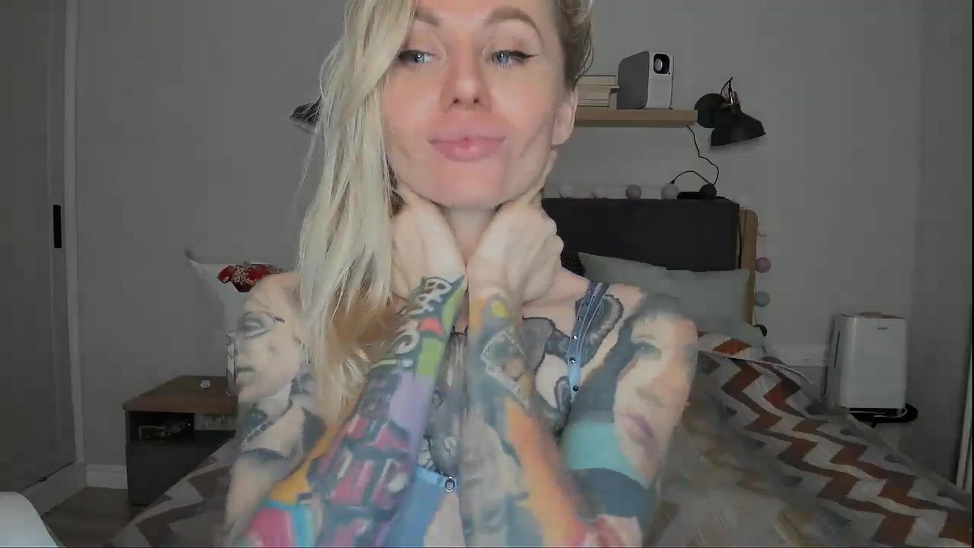 Gallery image thumbnail from Alexa_Smithhh's myfreecams stream on, 10/18/2024, 20:33 image 9 of 20