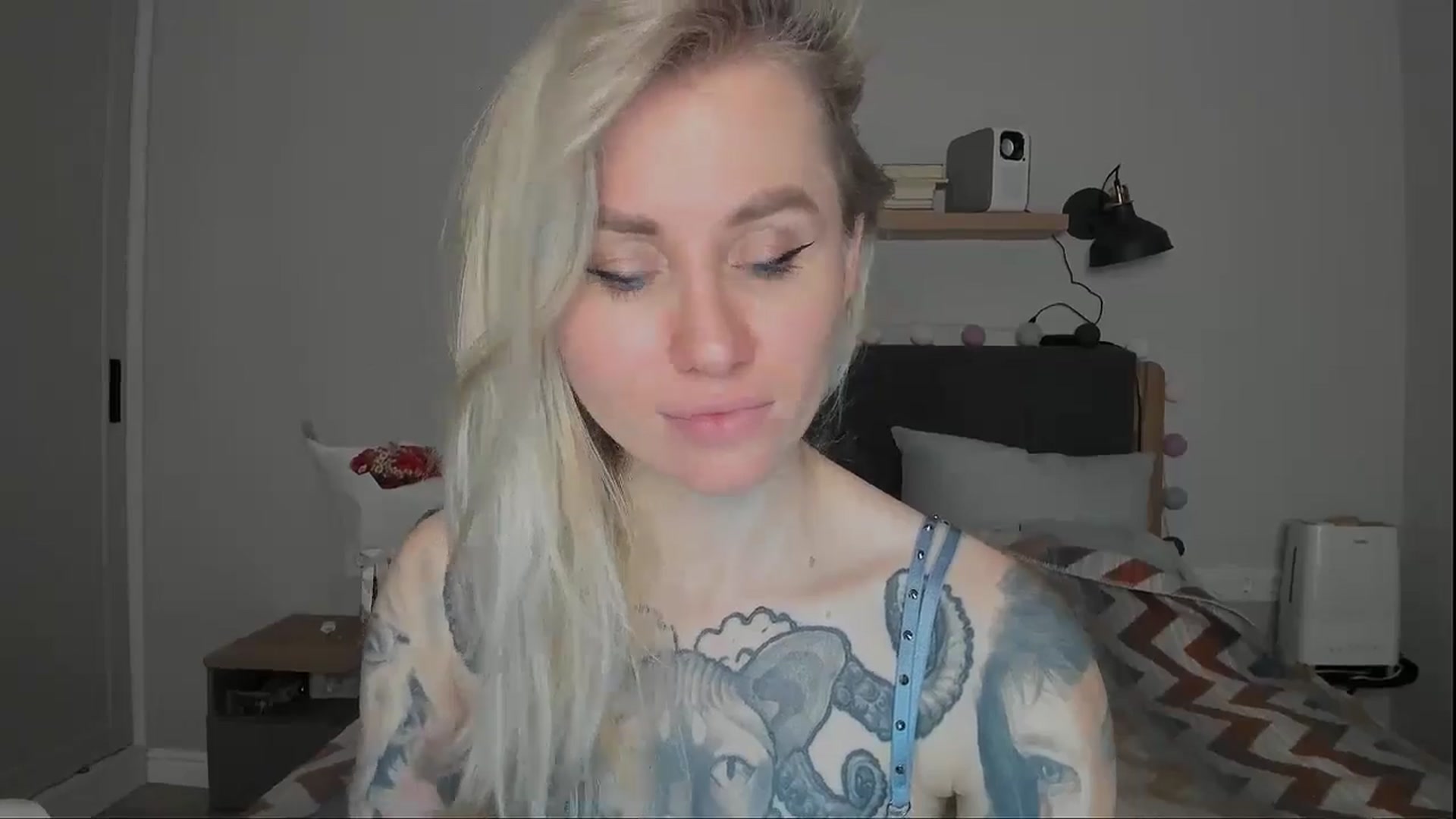 Gallery image thumbnail from Alexa_Smithhh's myfreecams stream on, 10/18/2024, 20:33 image 19 of 20