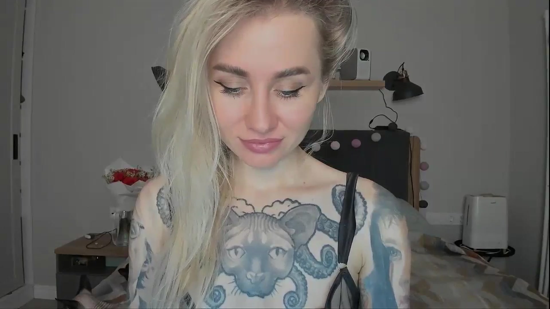 Gallery image thumbnail from Alexa_Smithhh's myfreecams stream on, 10/21/2024, 17:59 image 3 of 20