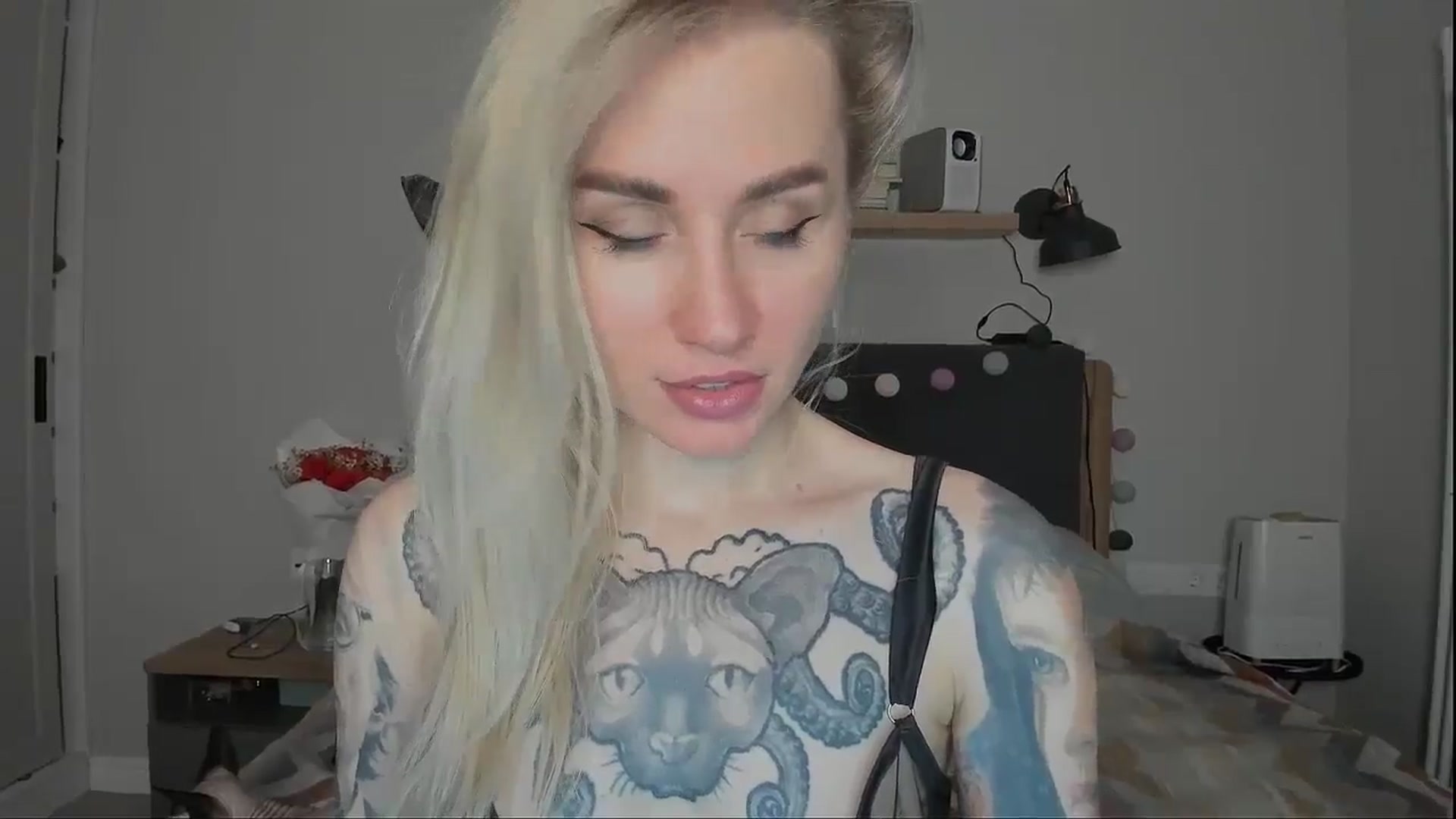 Gallery image thumbnail from Alexa_Smithhh's myfreecams stream on, 10/21/2024, 17:59 image 8 of 20