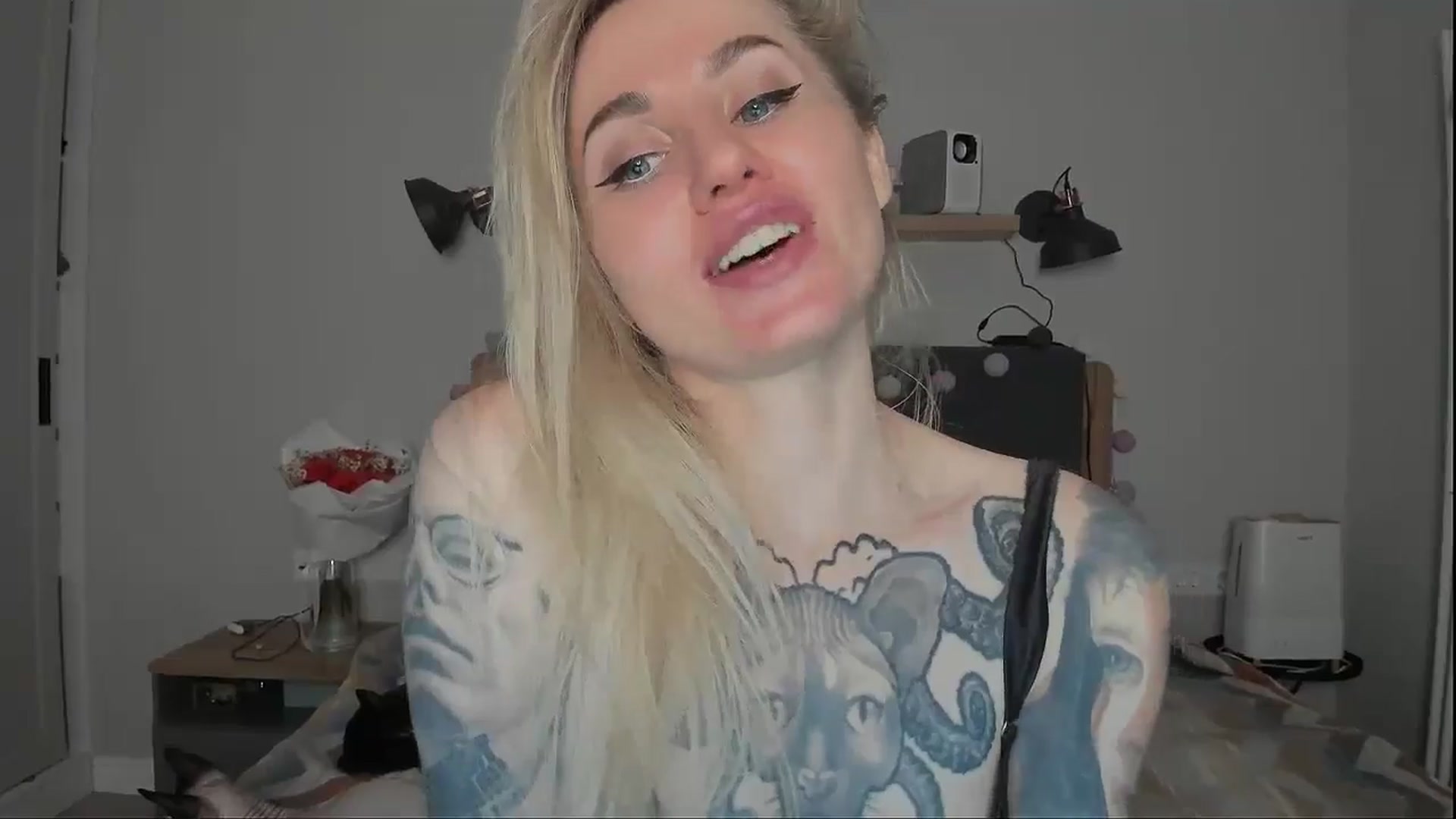 Gallery image thumbnail from Alexa_Smithhh's myfreecams stream on, 10/21/2024, 17:59 image 13 of 20