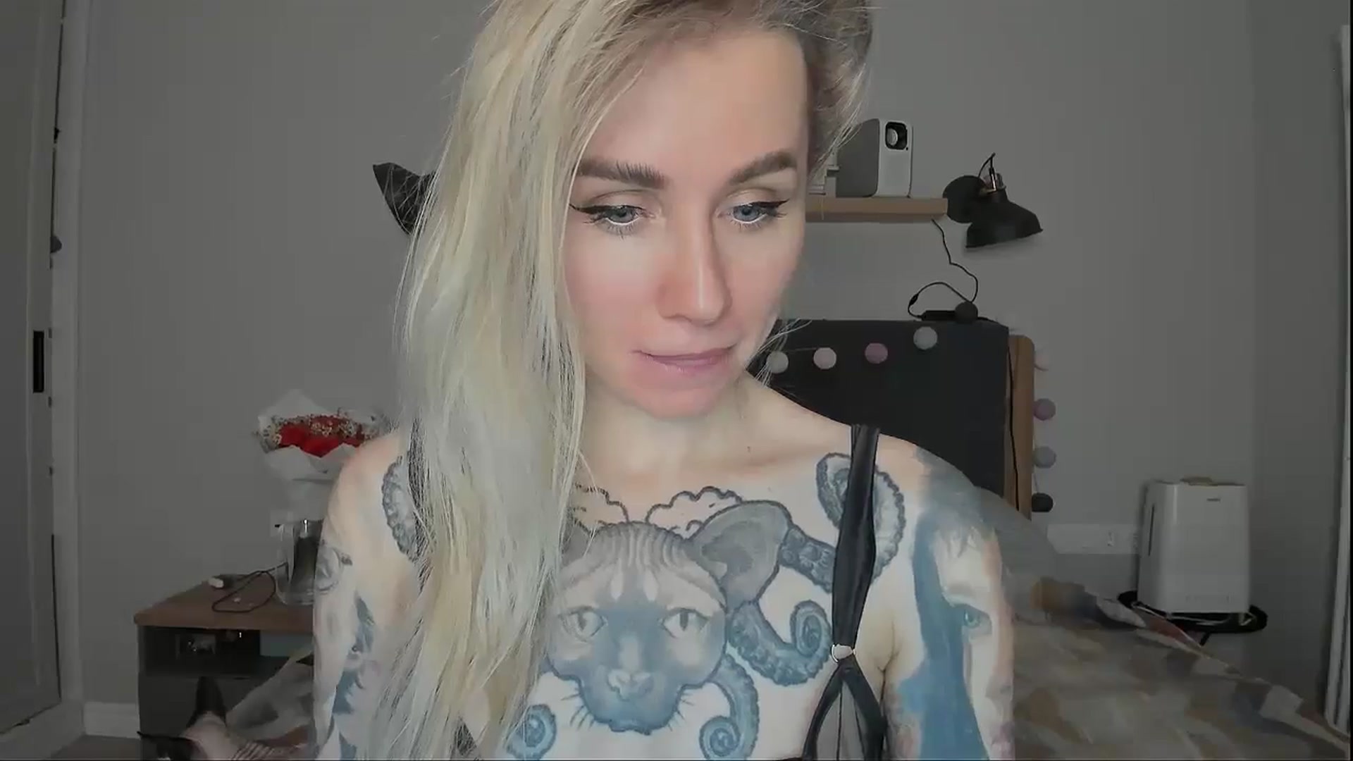 Gallery image thumbnail from Alexa_Smithhh's myfreecams stream on, 10/21/2024, 17:59 image 2 of 20