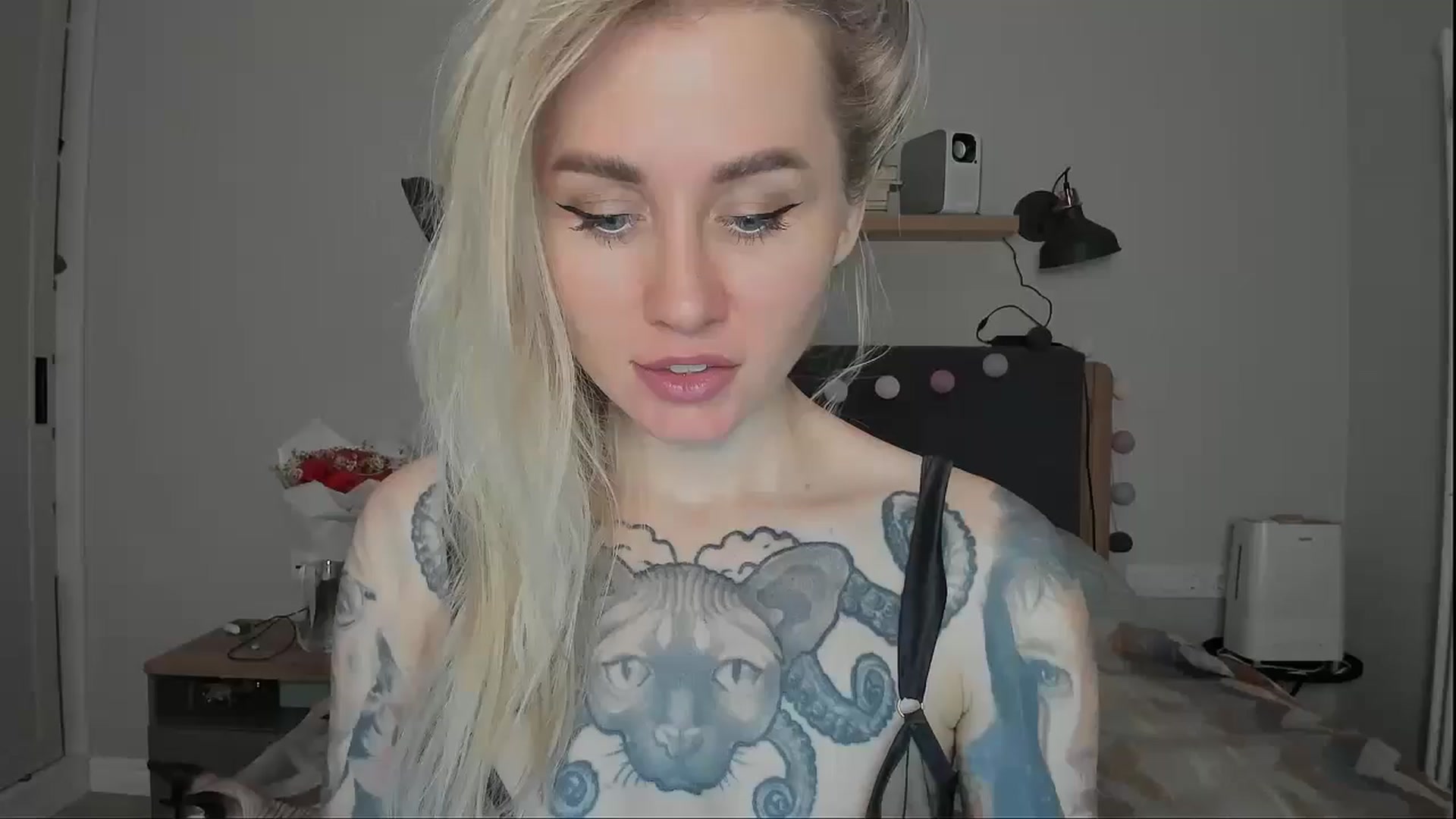 Gallery image thumbnail from Alexa_Smithhh's myfreecams stream on, 10/21/2024, 17:59 image 1 of 20