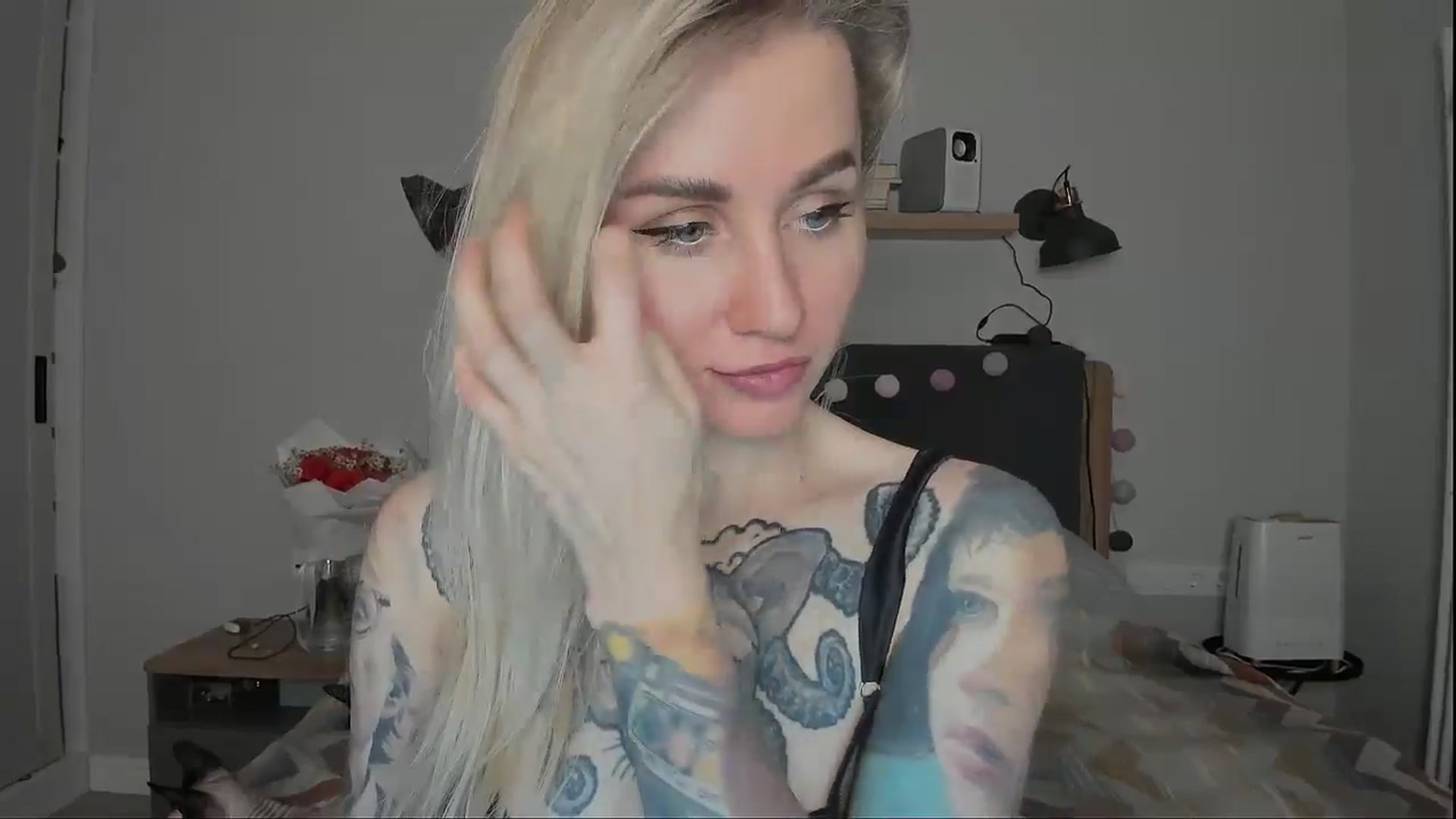 Gallery image thumbnail from Alexa_Smithhh's myfreecams stream on, 10/21/2024, 17:59 image 6 of 20