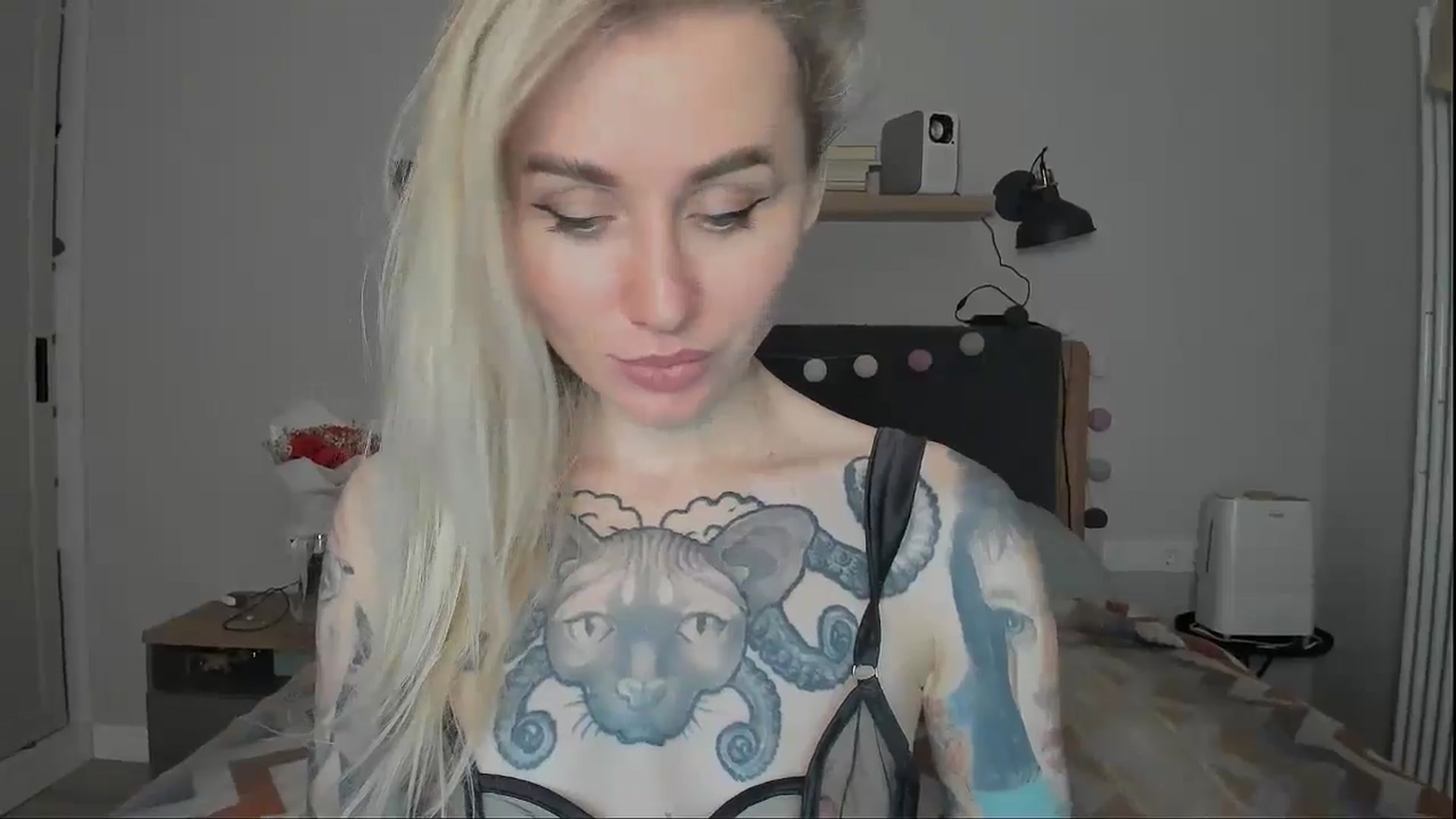 Gallery image thumbnail from Alexa_Smithhh's myfreecams stream on, 10/21/2024, 19:06 image 17 of 20