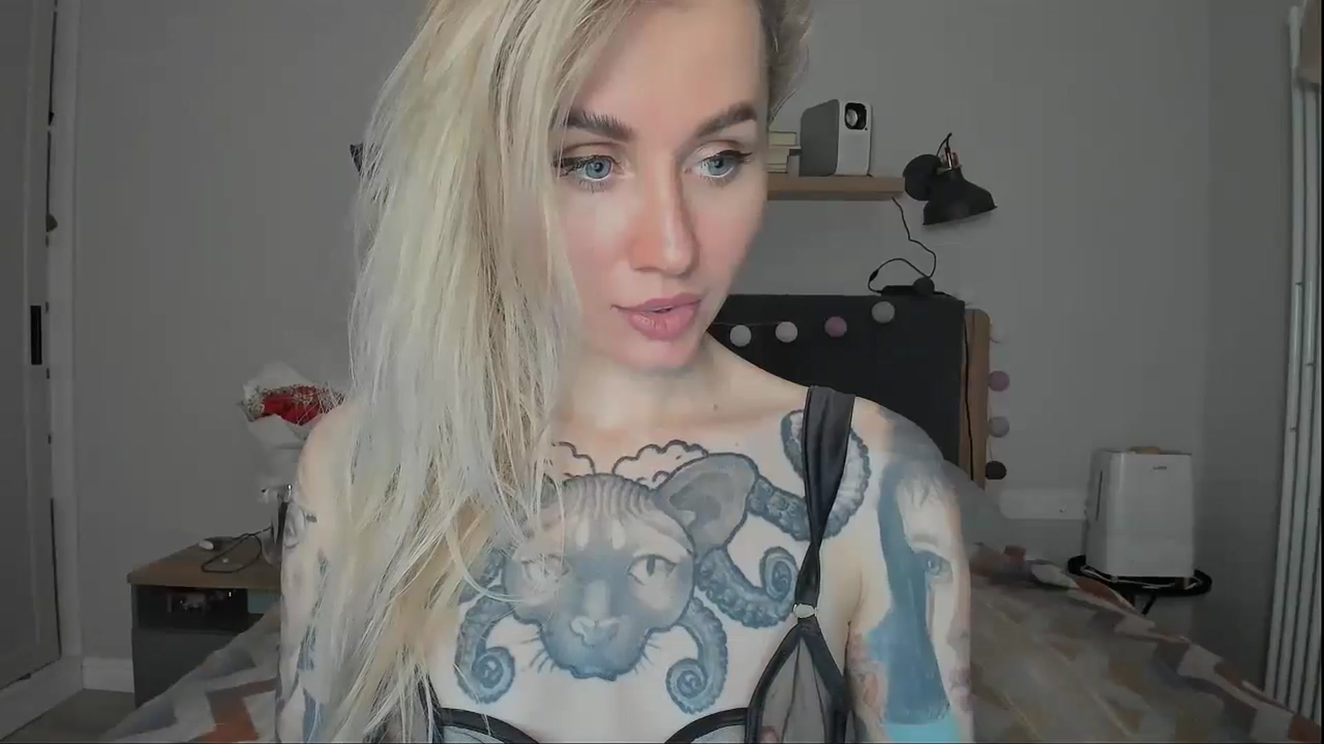 Gallery image thumbnail from Alexa_Smithhh's myfreecams stream on, 10/21/2024, 19:06 image 16 of 20