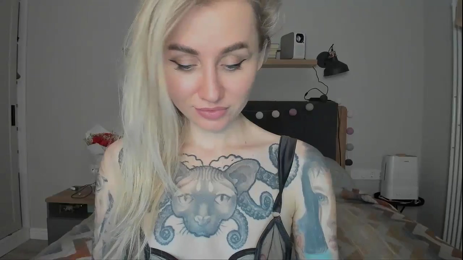 Gallery image thumbnail from Alexa_Smithhh's myfreecams stream on, 10/21/2024, 19:06 image 20 of 20