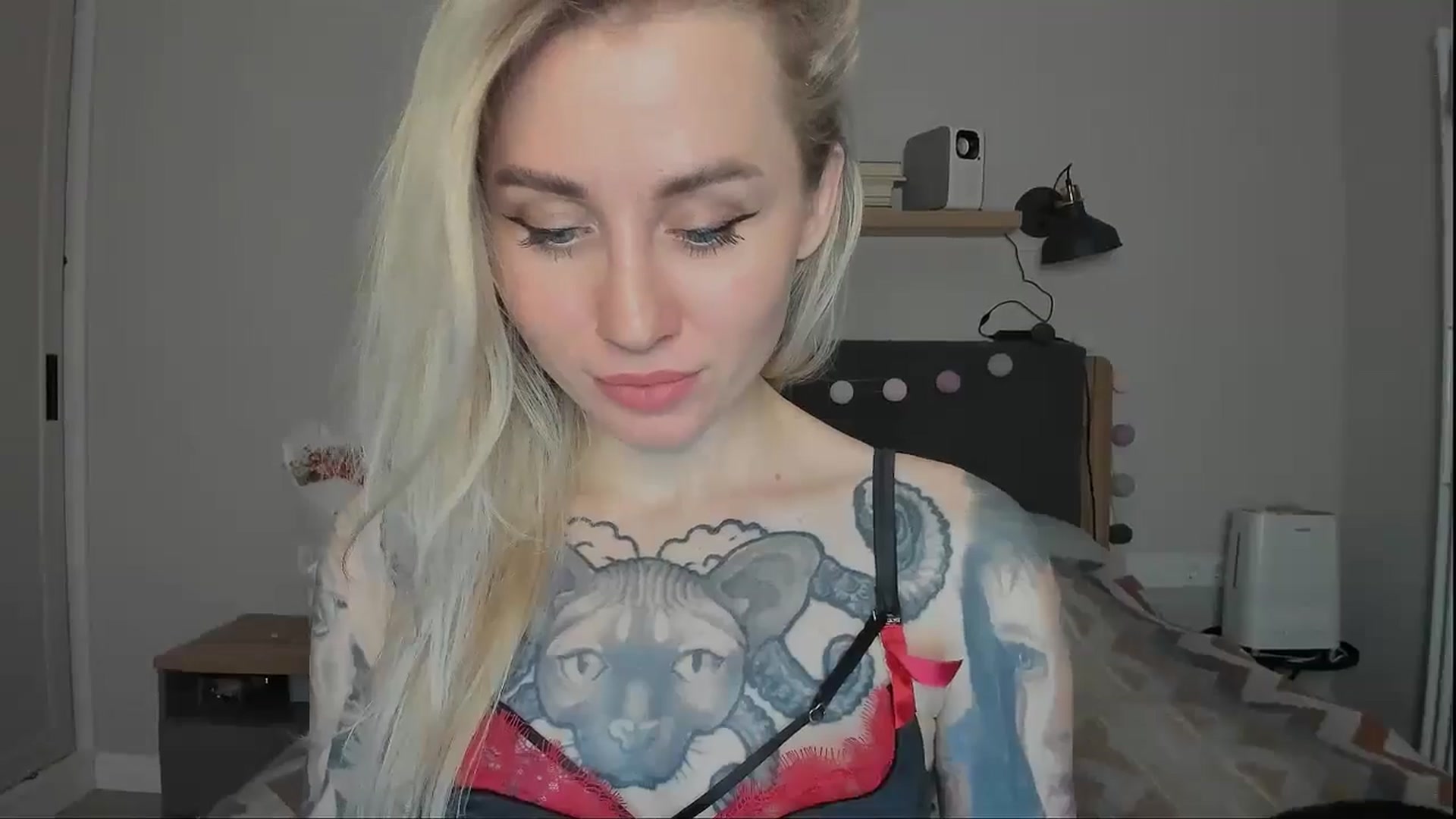 Gallery image thumbnail from Alexa_Smithhh's myfreecams stream on, 10/22/2024, 18:00 image 14 of 20