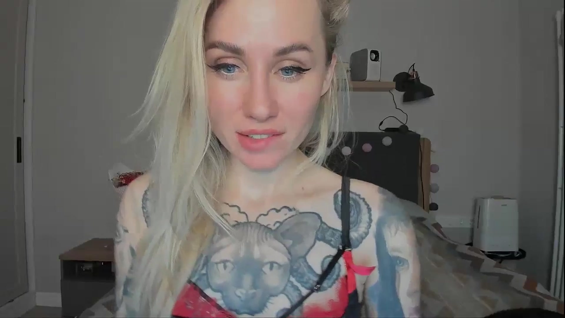 Gallery image thumbnail from Alexa_Smithhh's myfreecams stream on, 10/22/2024, 18:00 image 6 of 20