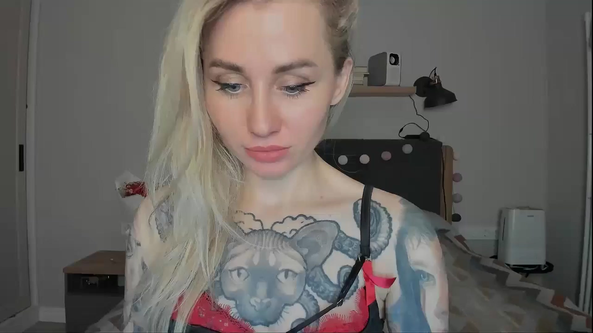 Gallery image thumbnail from Alexa_Smithhh's myfreecams stream on, 10/22/2024, 18:00 image 19 of 20