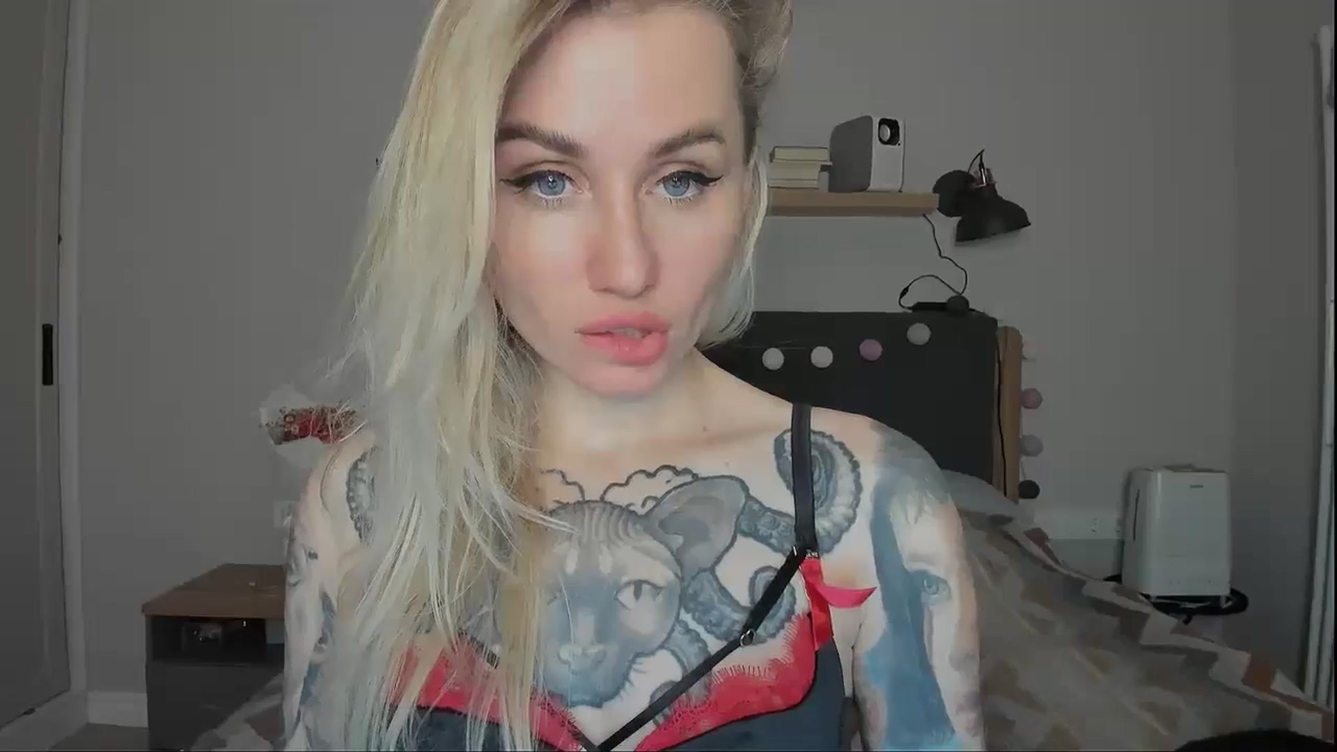 Gallery image thumbnail from Alexa_Smithhh's myfreecams stream on, 10/22/2024, 18:00 image 12 of 20
