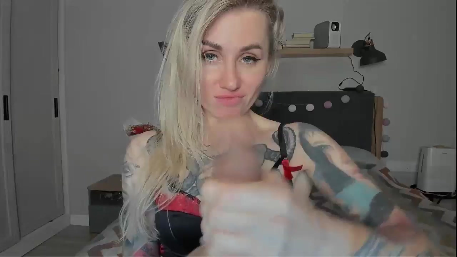 Gallery image thumbnail from Alexa_Smithhh's myfreecams stream on, 10/22/2024, 20:56 image 18 of 20