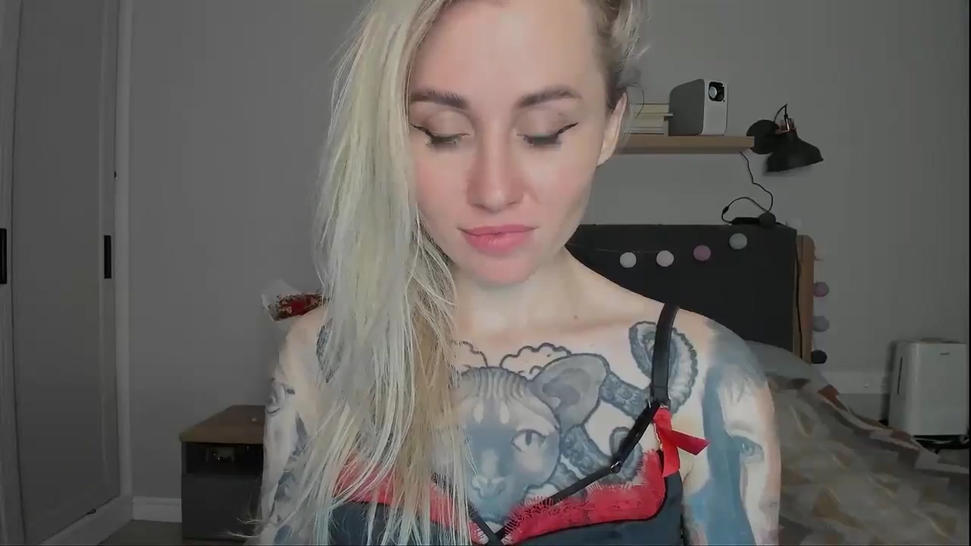 Gallery image thumbnail from Alexa_Smithhh's myfreecams stream on, 10/22/2024, 20:56 image 12 of 20
