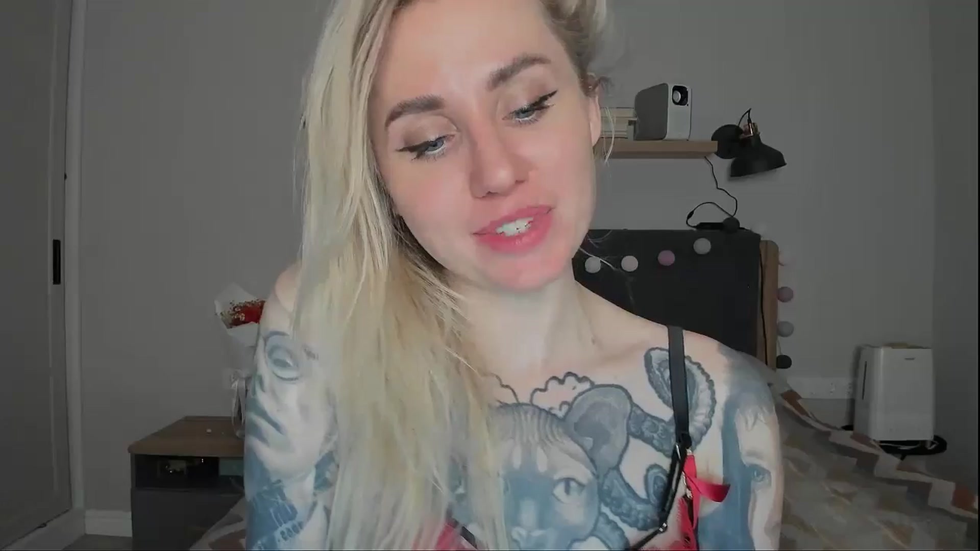 Gallery image thumbnail from Alexa_Smithhh's myfreecams stream on, 10/22/2024, 20:56 image 6 of 20