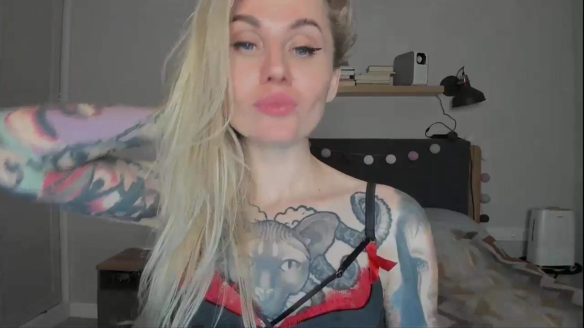Gallery image thumbnail from Alexa_Smithhh's myfreecams stream on, 10/22/2024, 20:56 image 9 of 20