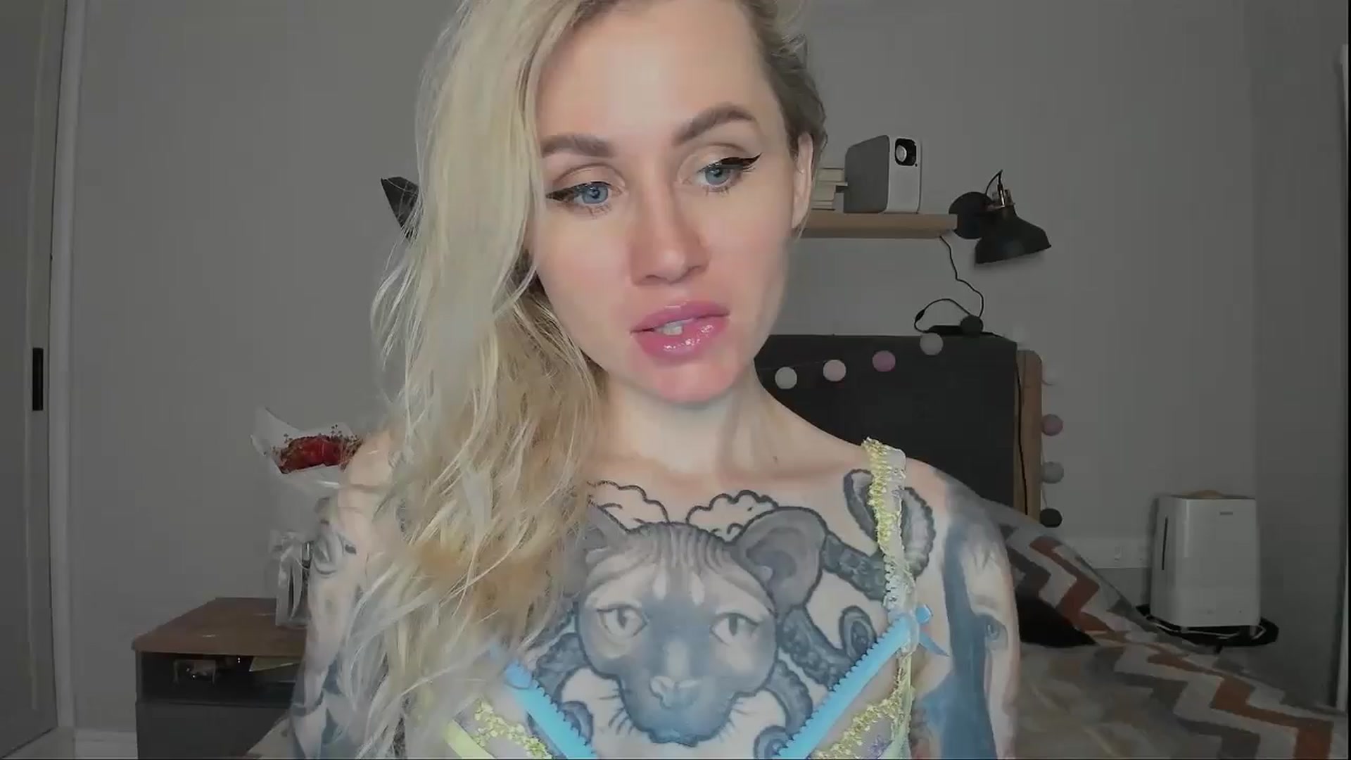 Gallery image thumbnail from Alexa_Smithhh's myfreecams stream on, 10/25/2024, 18:18 image 4 of 20