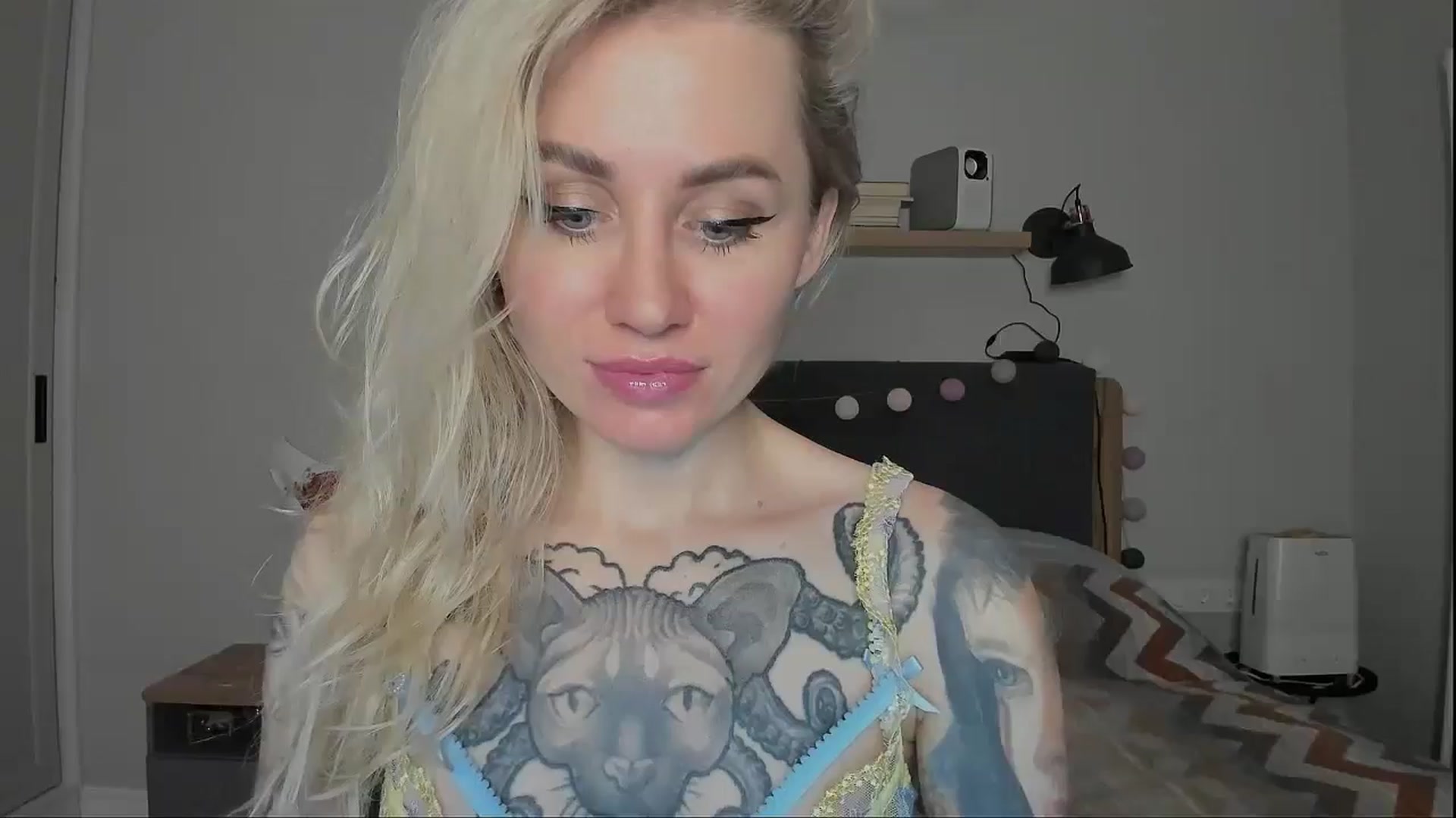Gallery image thumbnail from Alexa_Smithhh's myfreecams stream on, 10/25/2024, 18:18 image 5 of 20