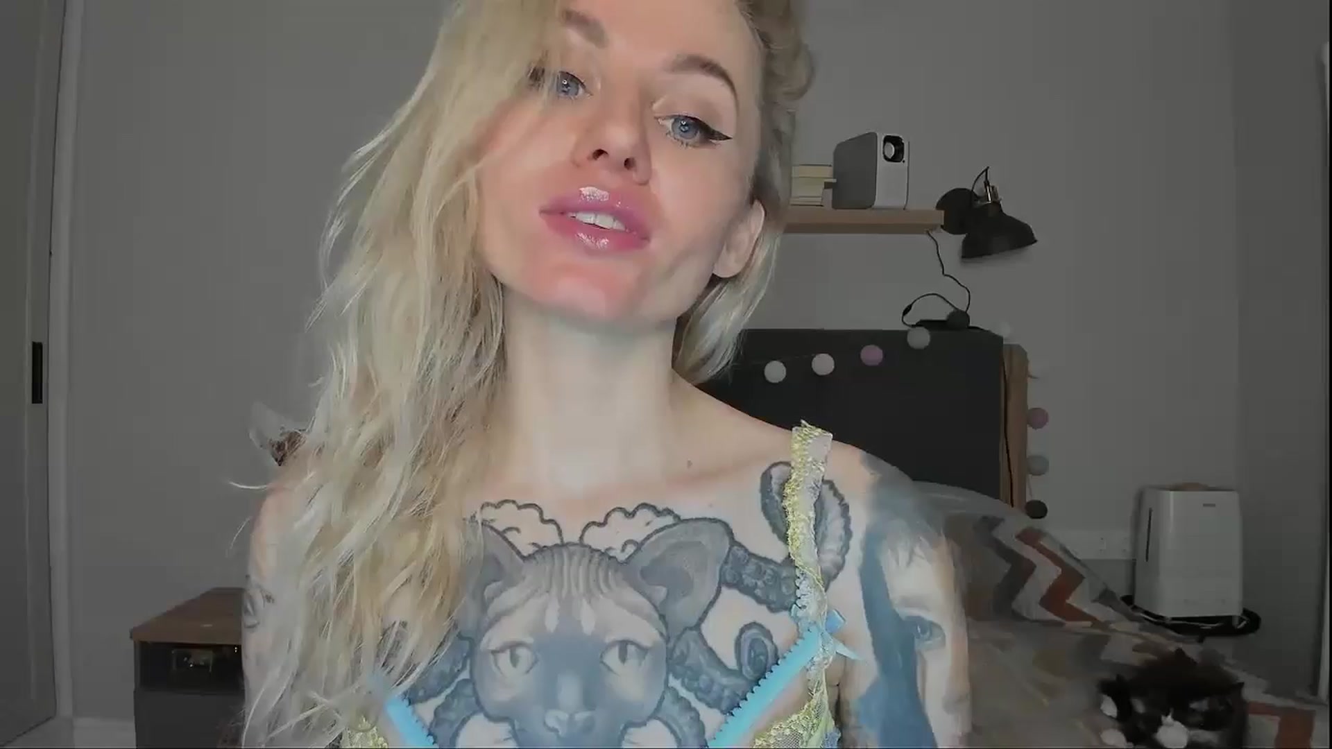 Gallery image thumbnail from Alexa_Smithhh's myfreecams stream on, 10/25/2024, 18:18 image 8 of 20