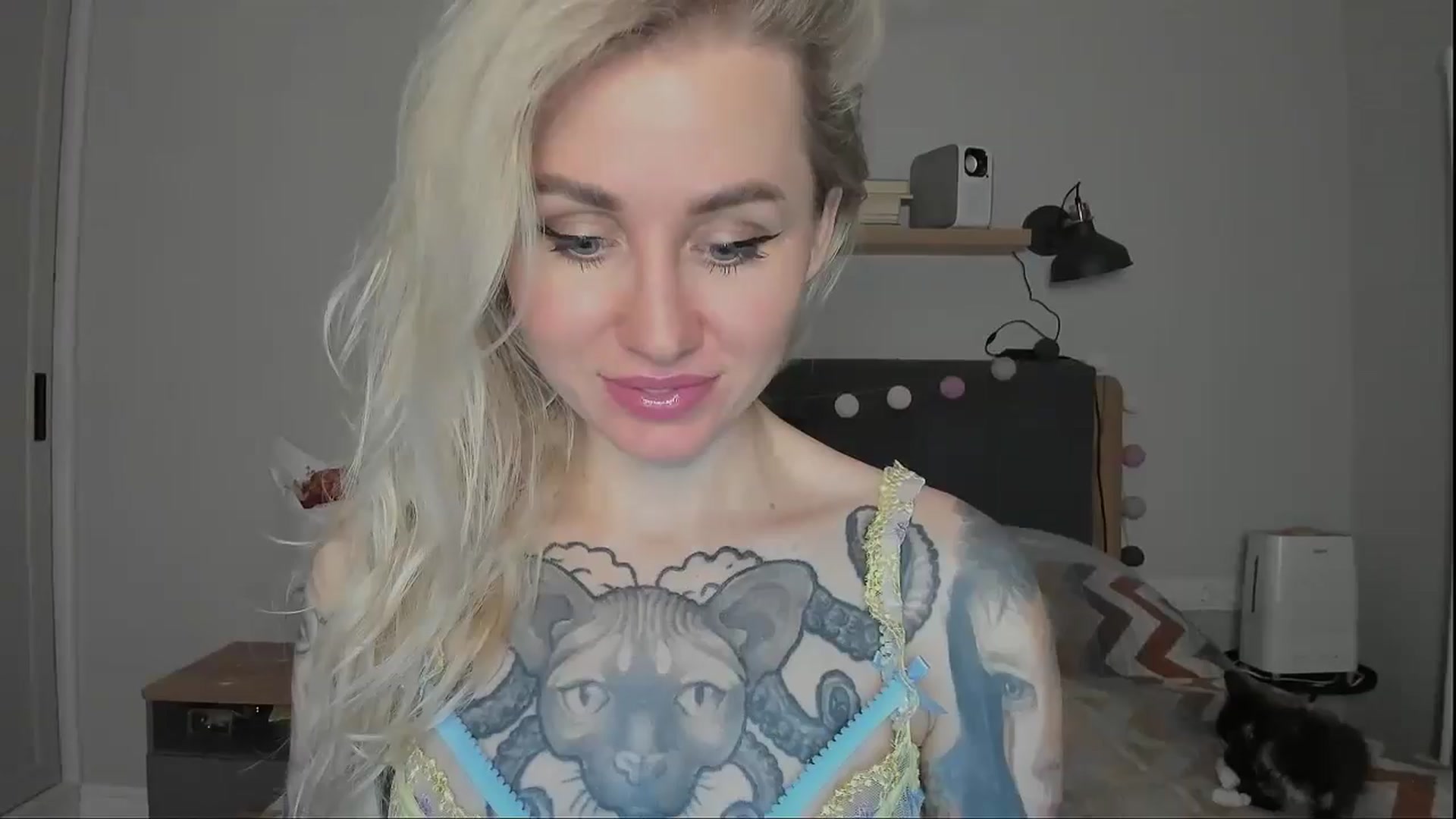 Gallery image thumbnail from Alexa_Smithhh's myfreecams stream on, 10/25/2024, 18:18 image 6 of 20