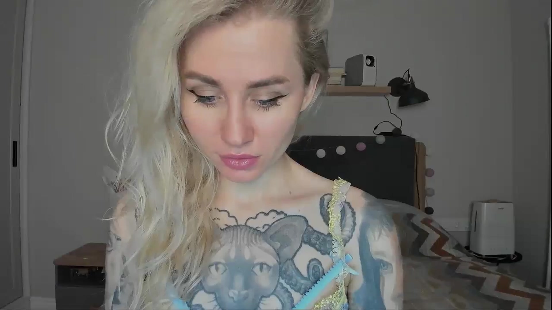 Gallery image thumbnail from Alexa_Smithhh's myfreecams stream on, 10/25/2024, 18:18 image 16 of 20
