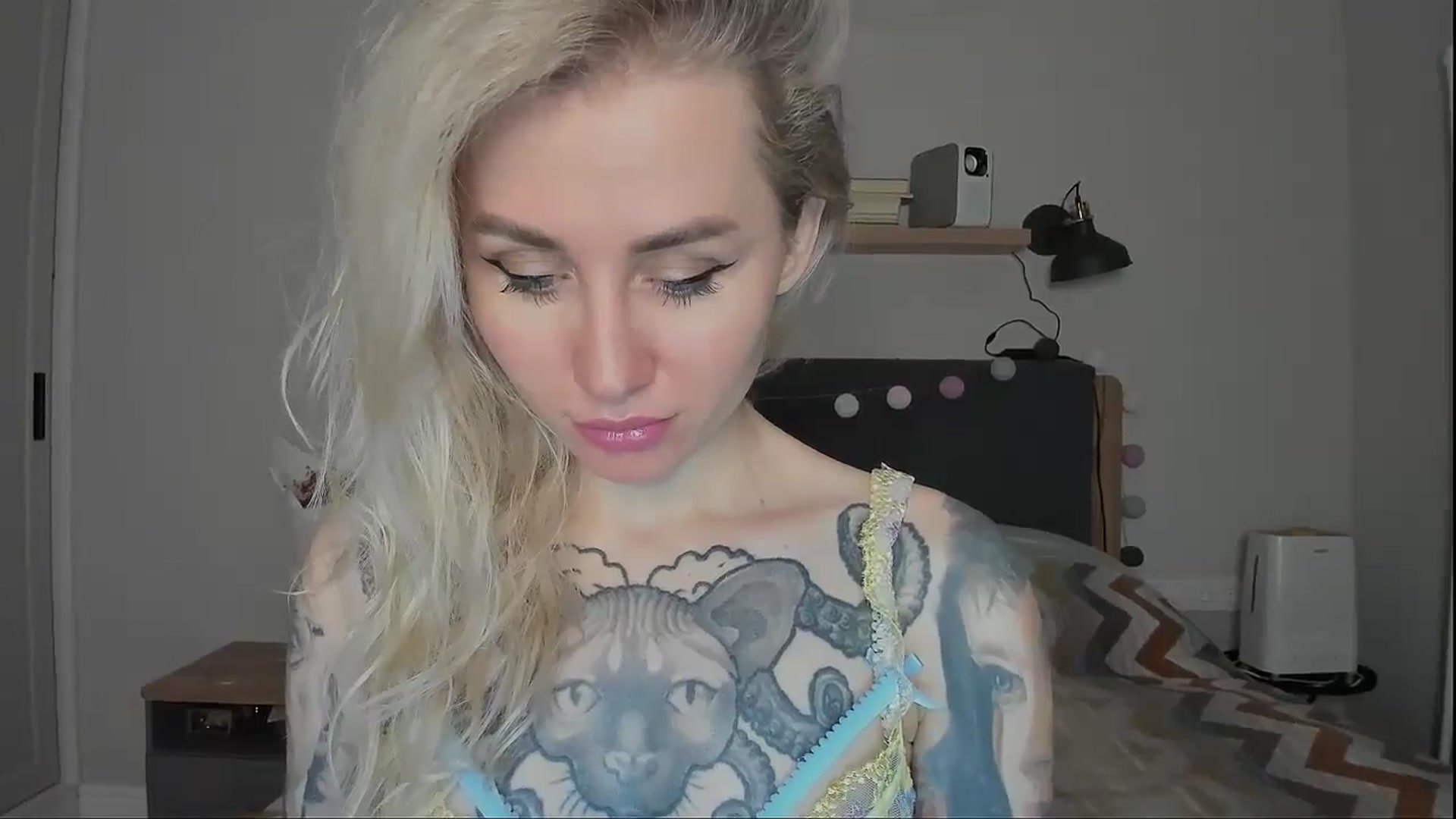 Gallery image thumbnail from Alexa_Smithhh's myfreecams stream on, 10/25/2024, 18:18 image 17 of 20