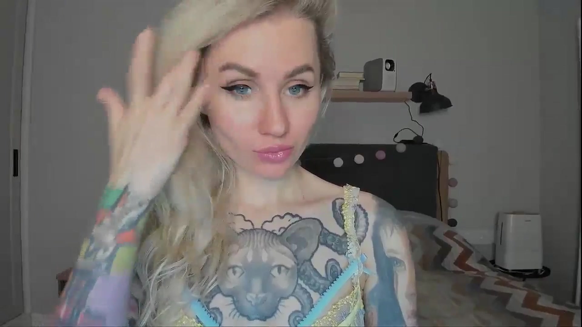 Gallery image thumbnail from Alexa_Smithhh's myfreecams stream on, 10/25/2024, 18:18 image 18 of 20