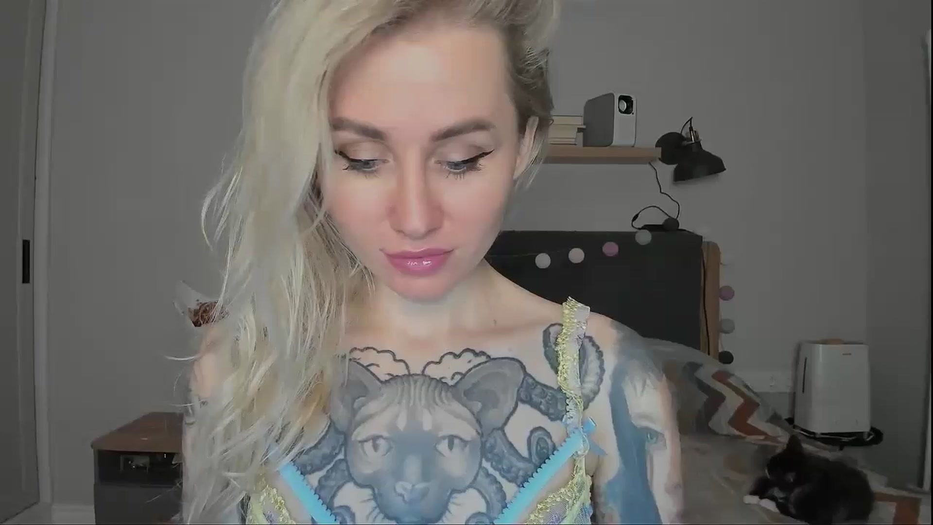 Gallery image thumbnail from Alexa_Smithhh's myfreecams stream on, 10/25/2024, 18:18 image 7 of 20