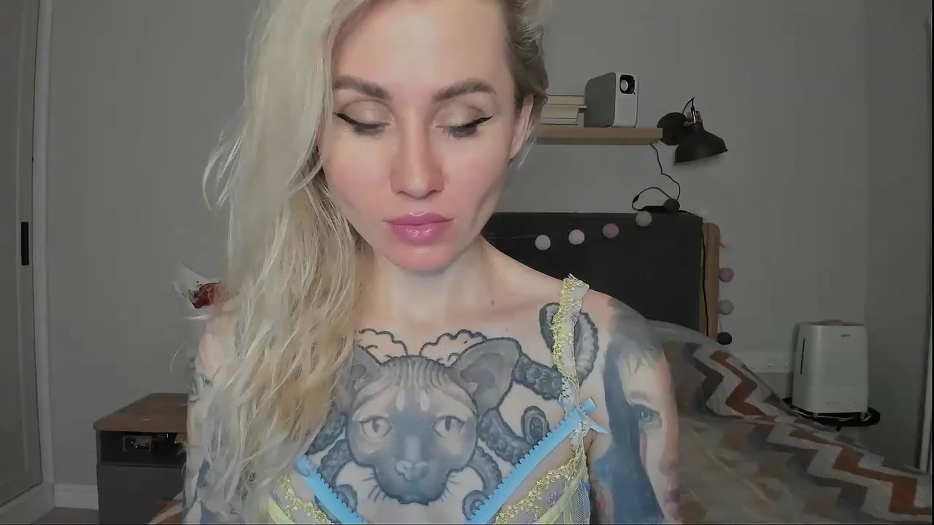 Gallery image thumbnail from Alexa_Smithhh's myfreecams stream on, 10/25/2024, 18:18 image 2 of 20