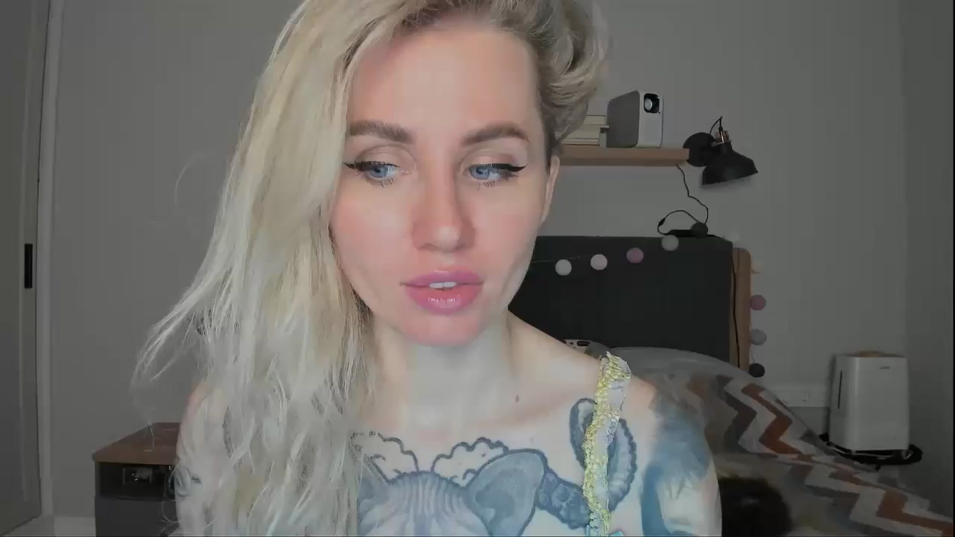 Gallery image thumbnail from Alexa_Smithhh's myfreecams stream on, 10/25/2024, 20:48 image 1 of 20