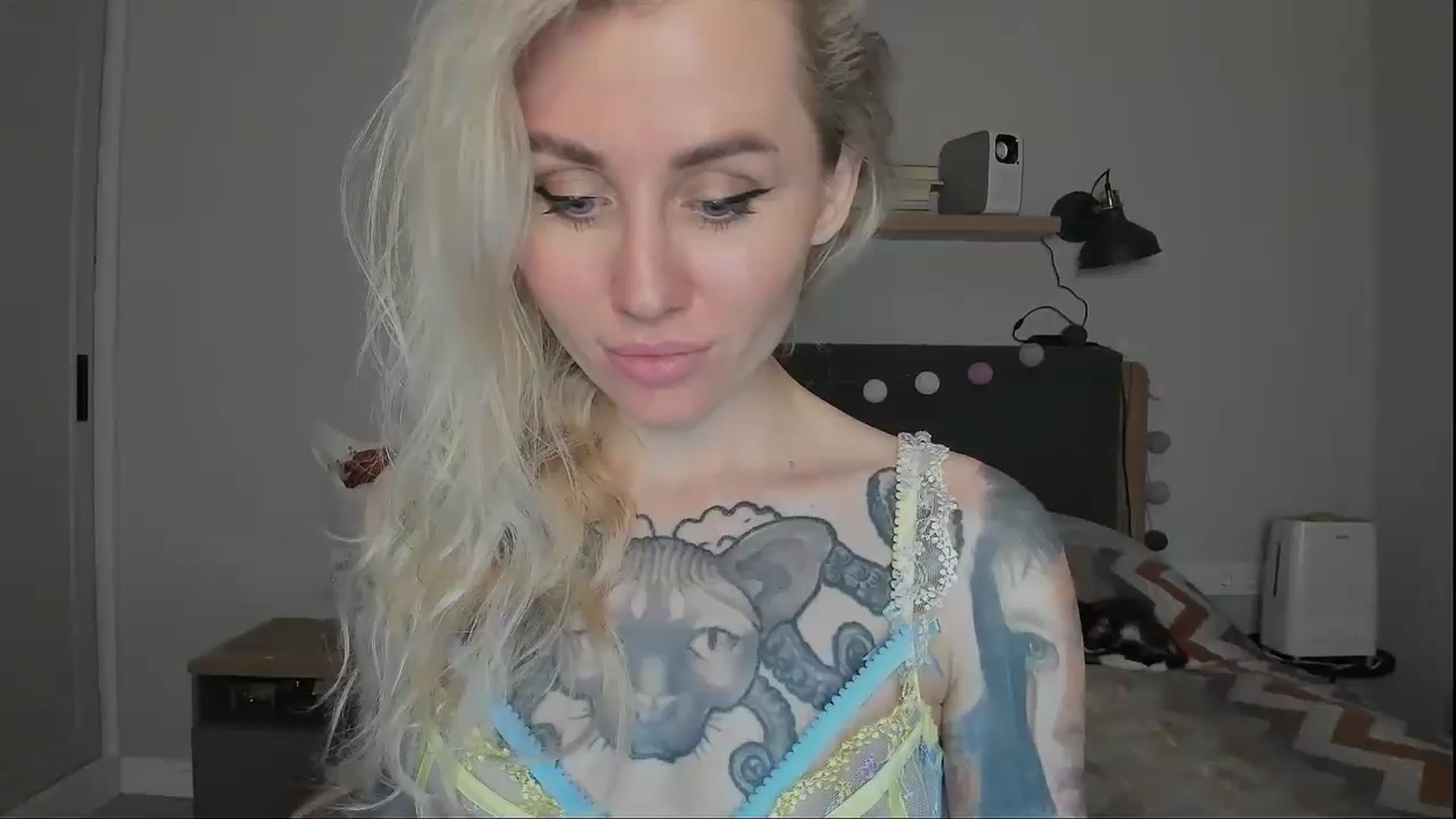 Gallery image thumbnail from Alexa_Smithhh's myfreecams stream on, 10/25/2024, 20:48 image 19 of 20