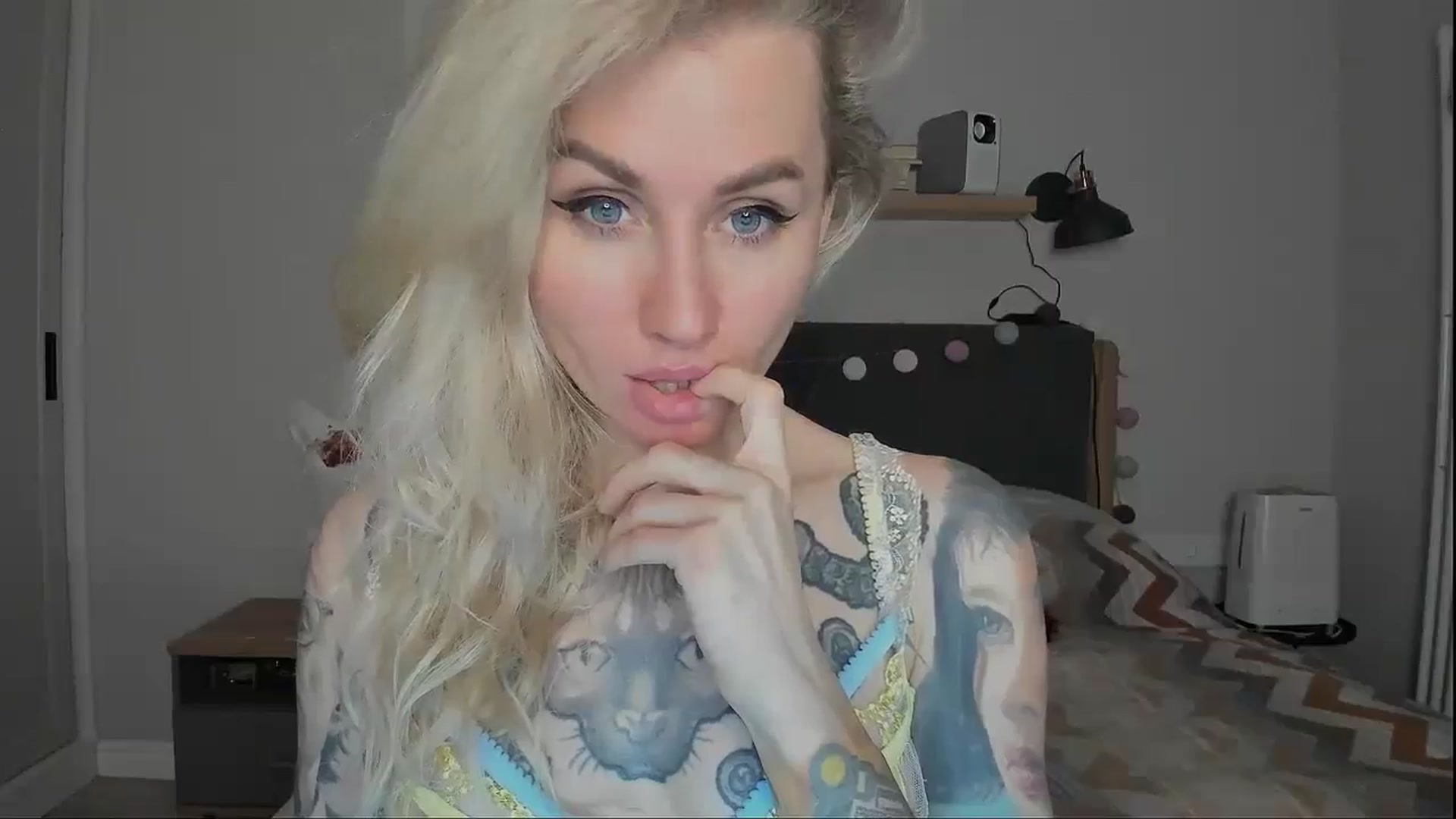 Gallery image thumbnail from Alexa_Smithhh's myfreecams stream on, 10/25/2024, 20:48 image 11 of 20