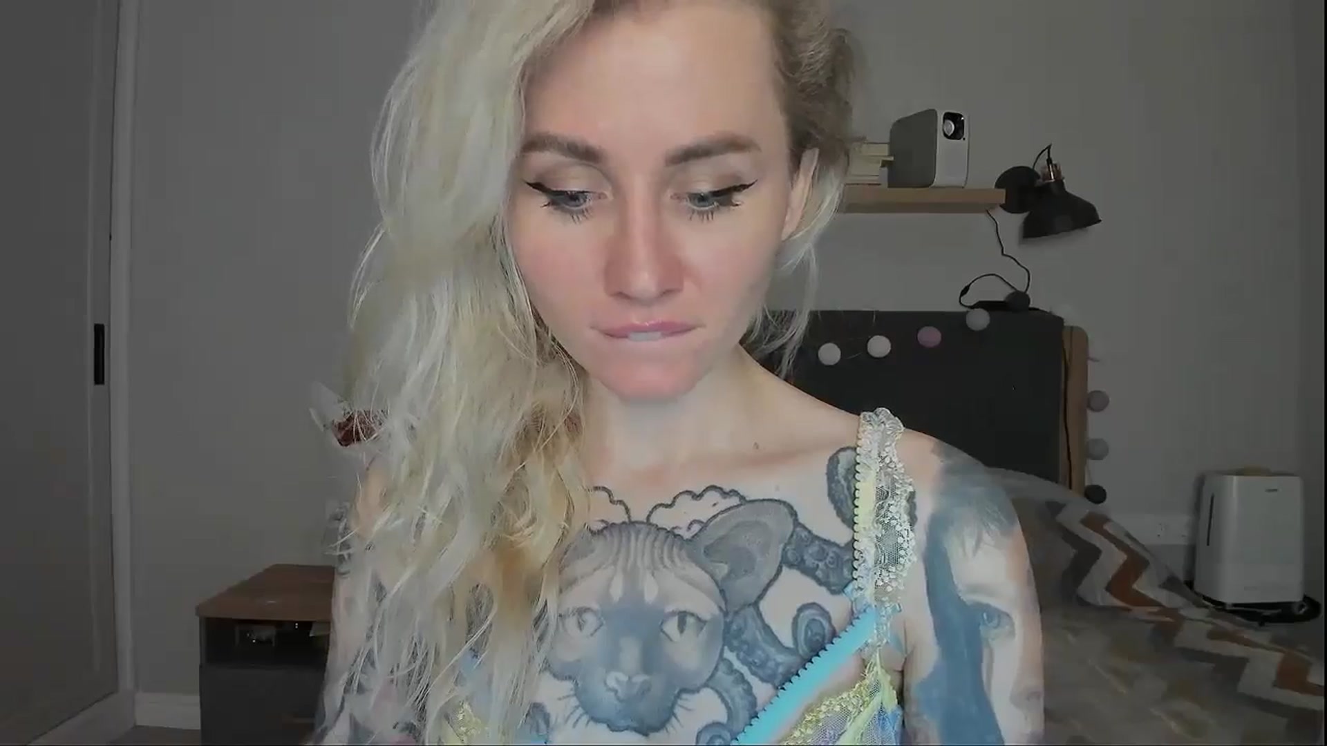 Gallery image thumbnail from Alexa_Smithhh's myfreecams stream on, 10/25/2024, 20:48 image 14 of 20