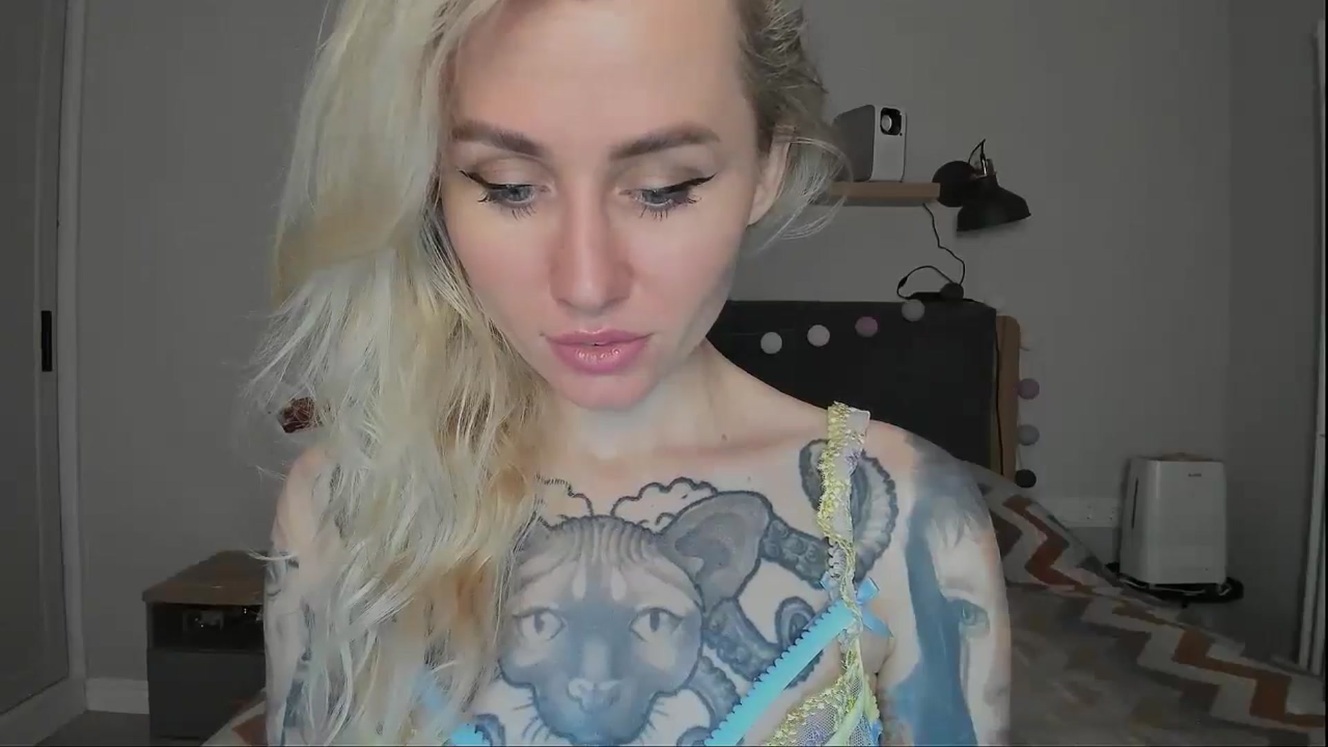 Gallery image thumbnail from Alexa_Smithhh's myfreecams stream on, 10/25/2024, 20:48 image 3 of 20