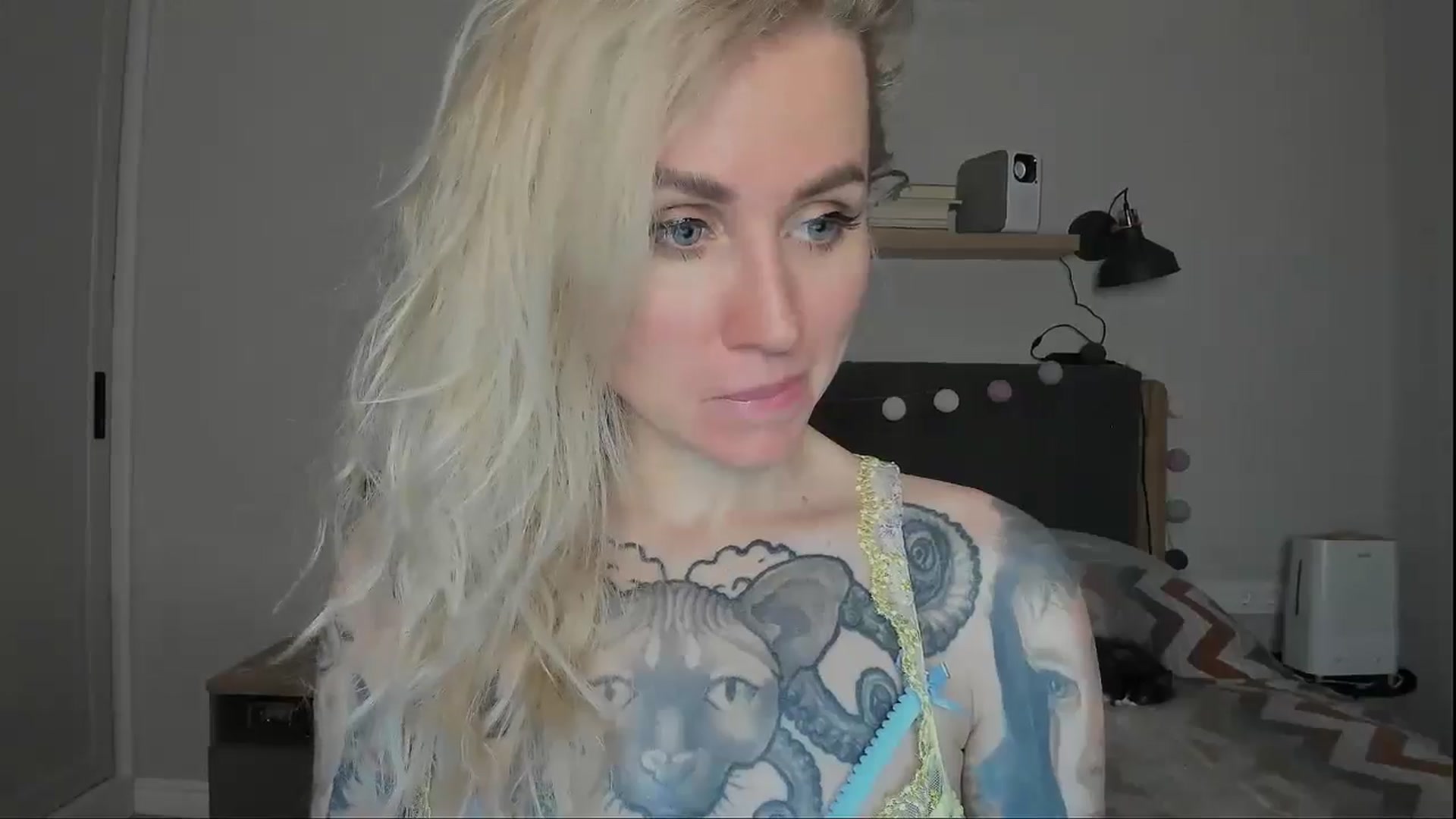 Gallery image thumbnail from Alexa_Smithhh's myfreecams stream on, 10/25/2024, 20:48 image 7 of 20