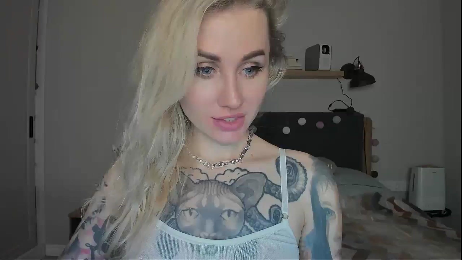 Gallery image thumbnail from Alexa_Smithhh's myfreecams stream on, 10/27/2024, 19:20 image 2 of 20