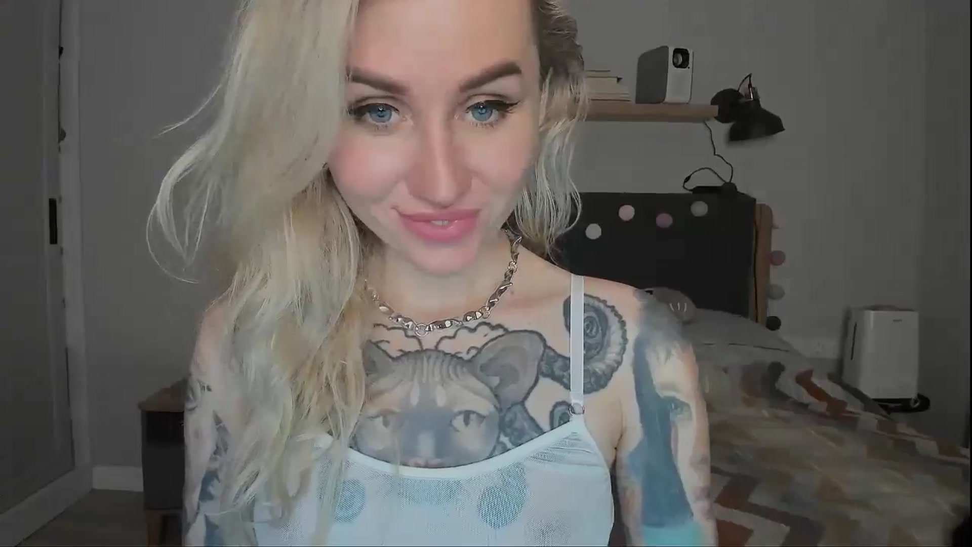 Gallery image thumbnail from Alexa_Smithhh's myfreecams stream on, 10/27/2024, 19:20 image 17 of 20