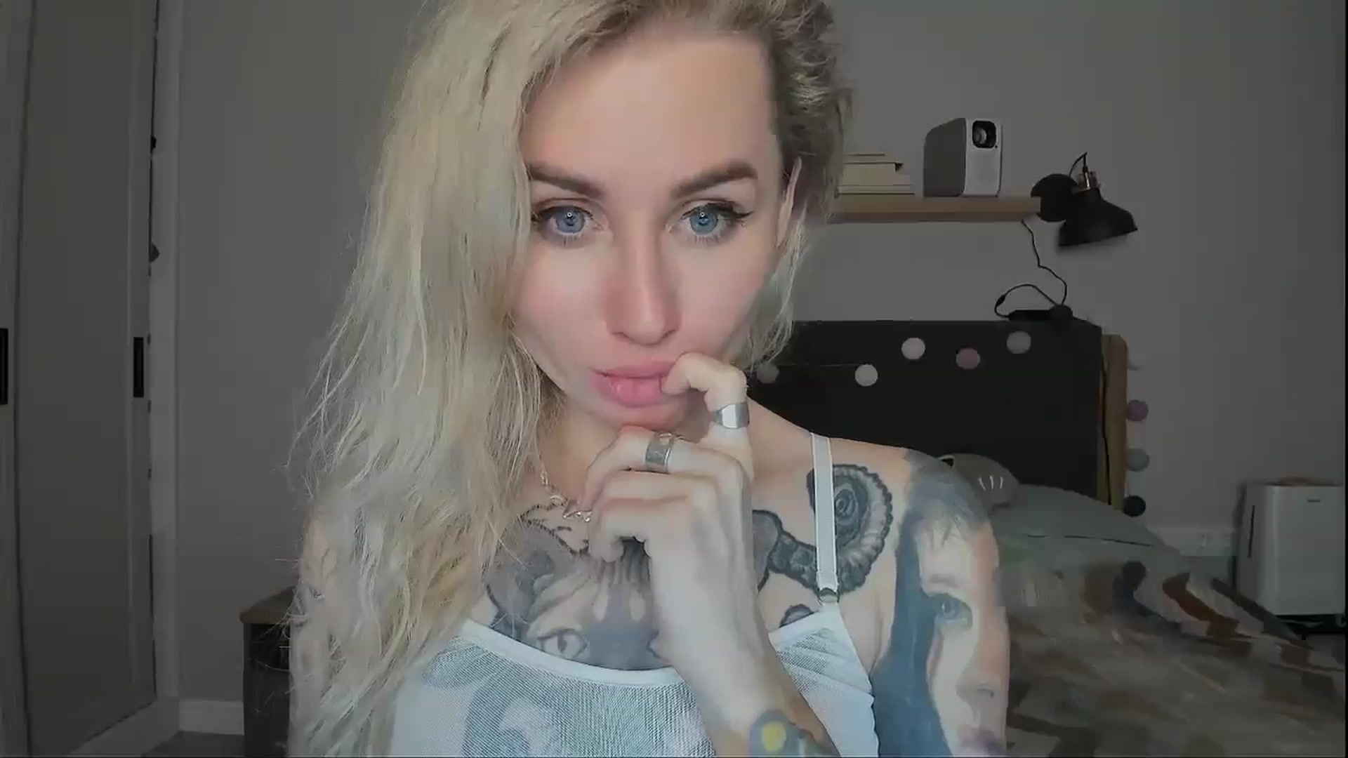 Gallery image thumbnail from Alexa_Smithhh's myfreecams stream on, 10/27/2024, 21:25 image 2 of 20
