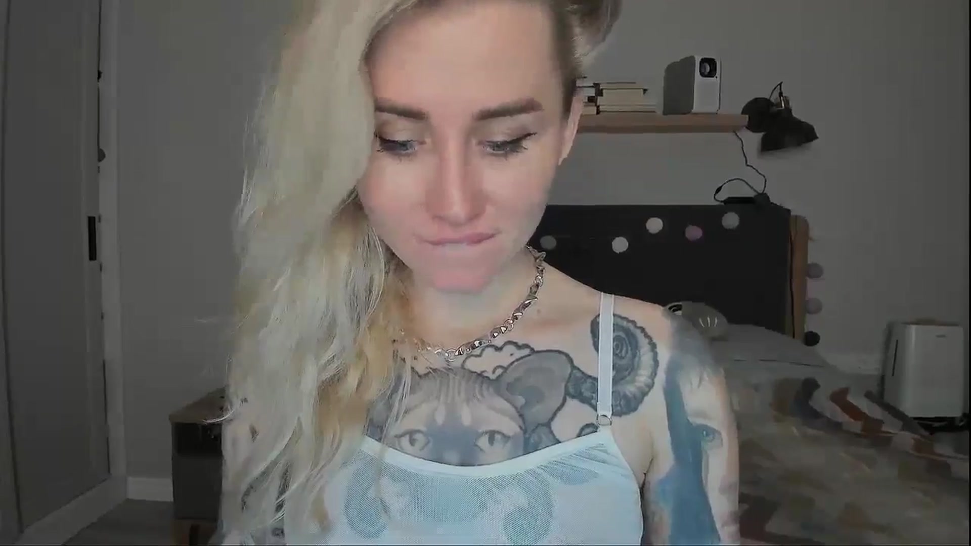 Gallery image thumbnail from Alexa_Smithhh's myfreecams stream on, 10/27/2024, 21:25 image 13 of 20